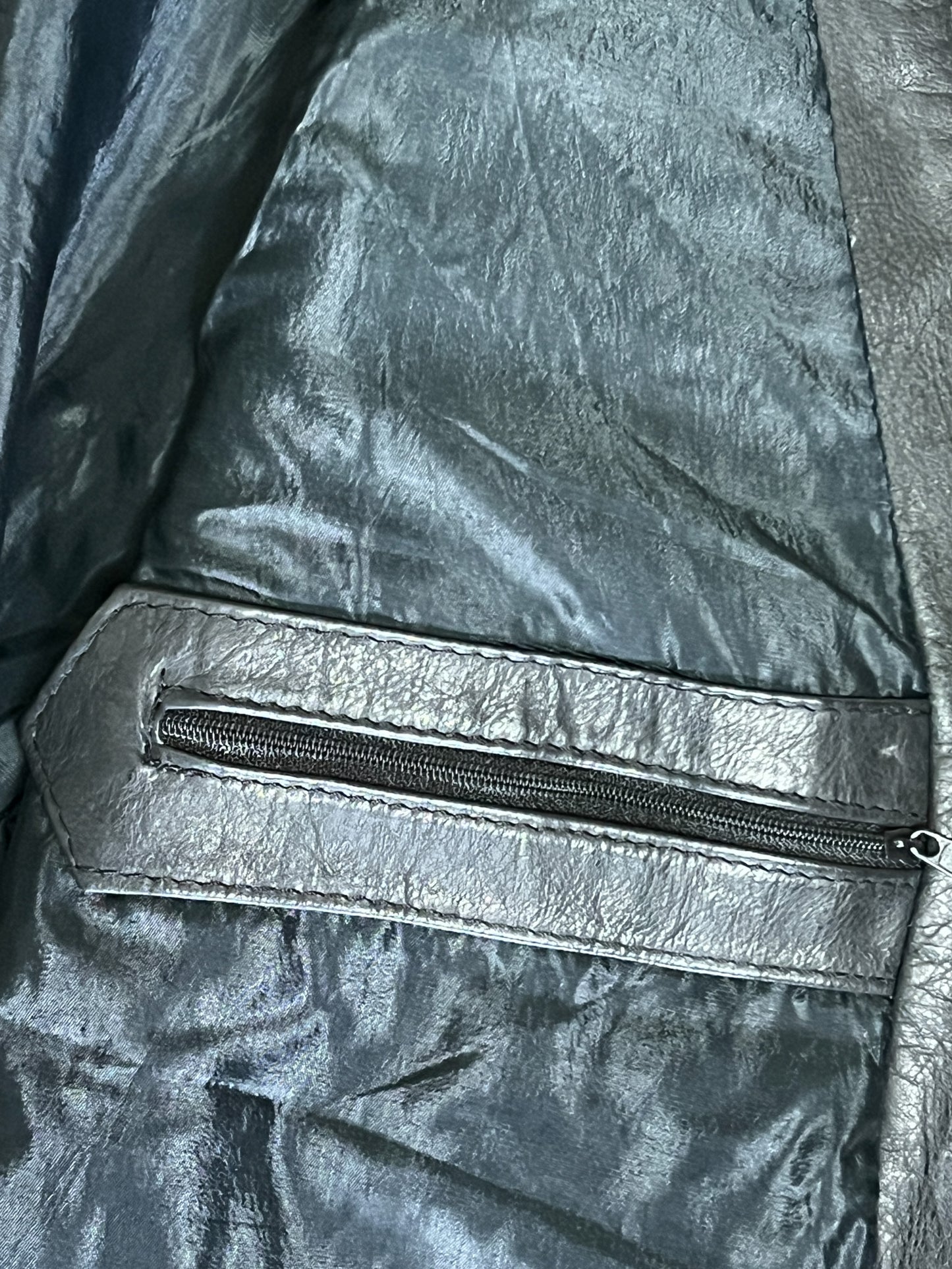 Gilet Motard Vintage 100% Cuir Noir Grainé - Fermeture Boutons Étoile