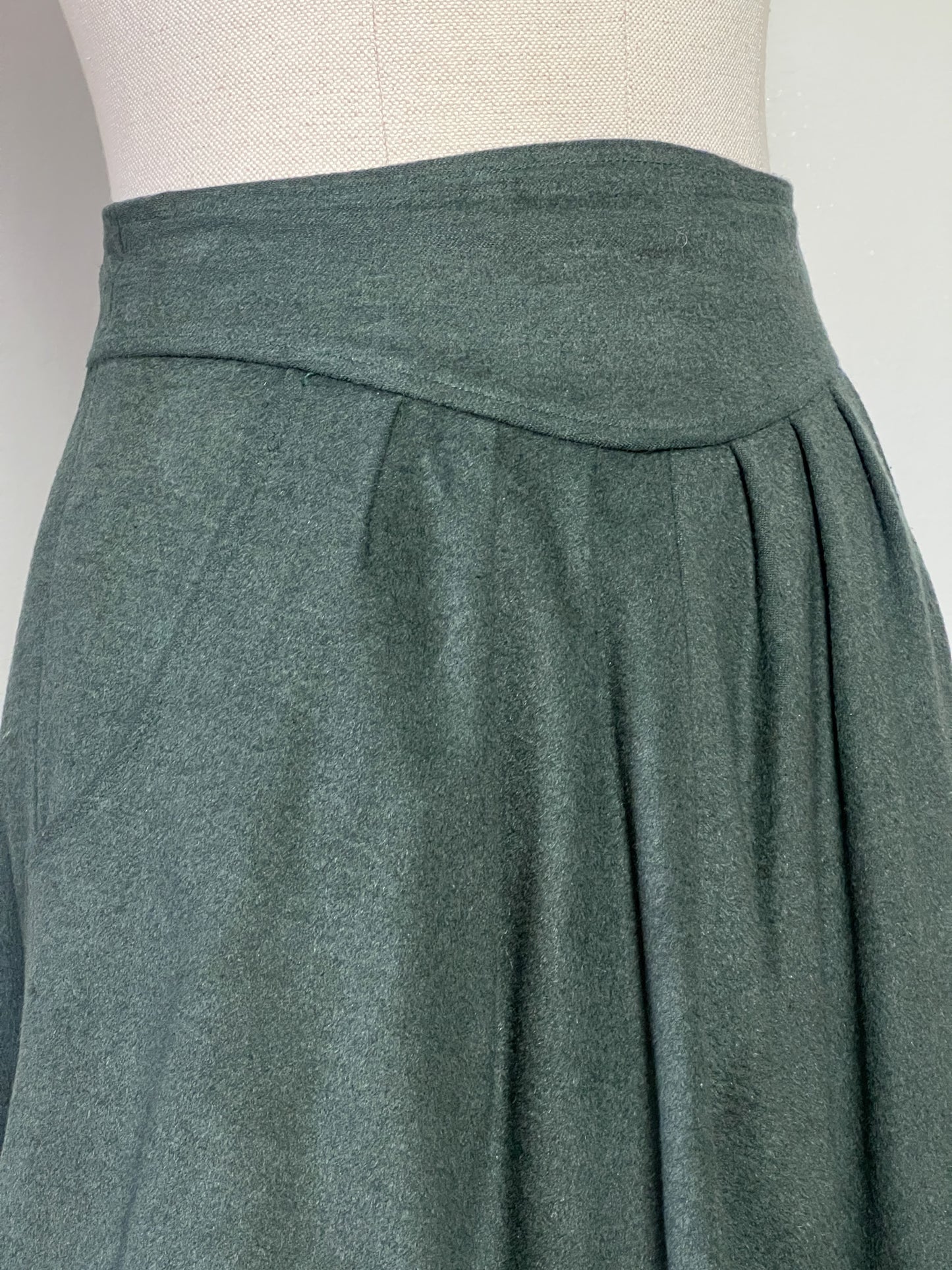 Jupe Vintage Danièle Marai - Laine Ample - Coupe Midi Taille Haute - Fabriquée en France T. 32/34
