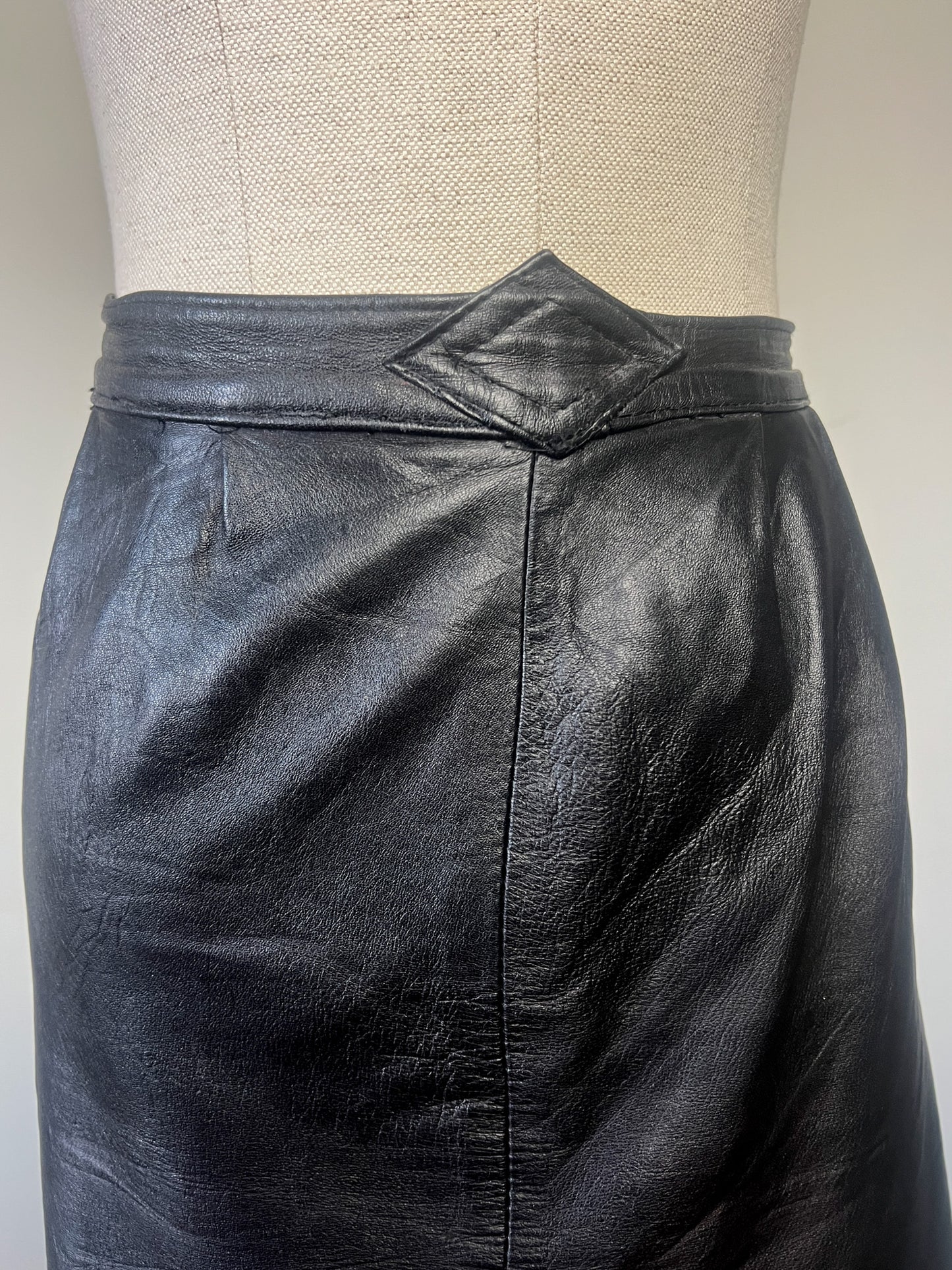 Jupe Crayon Vintage Cuir Noir - Design Géométrique Années 90 - T. 46 (XL)