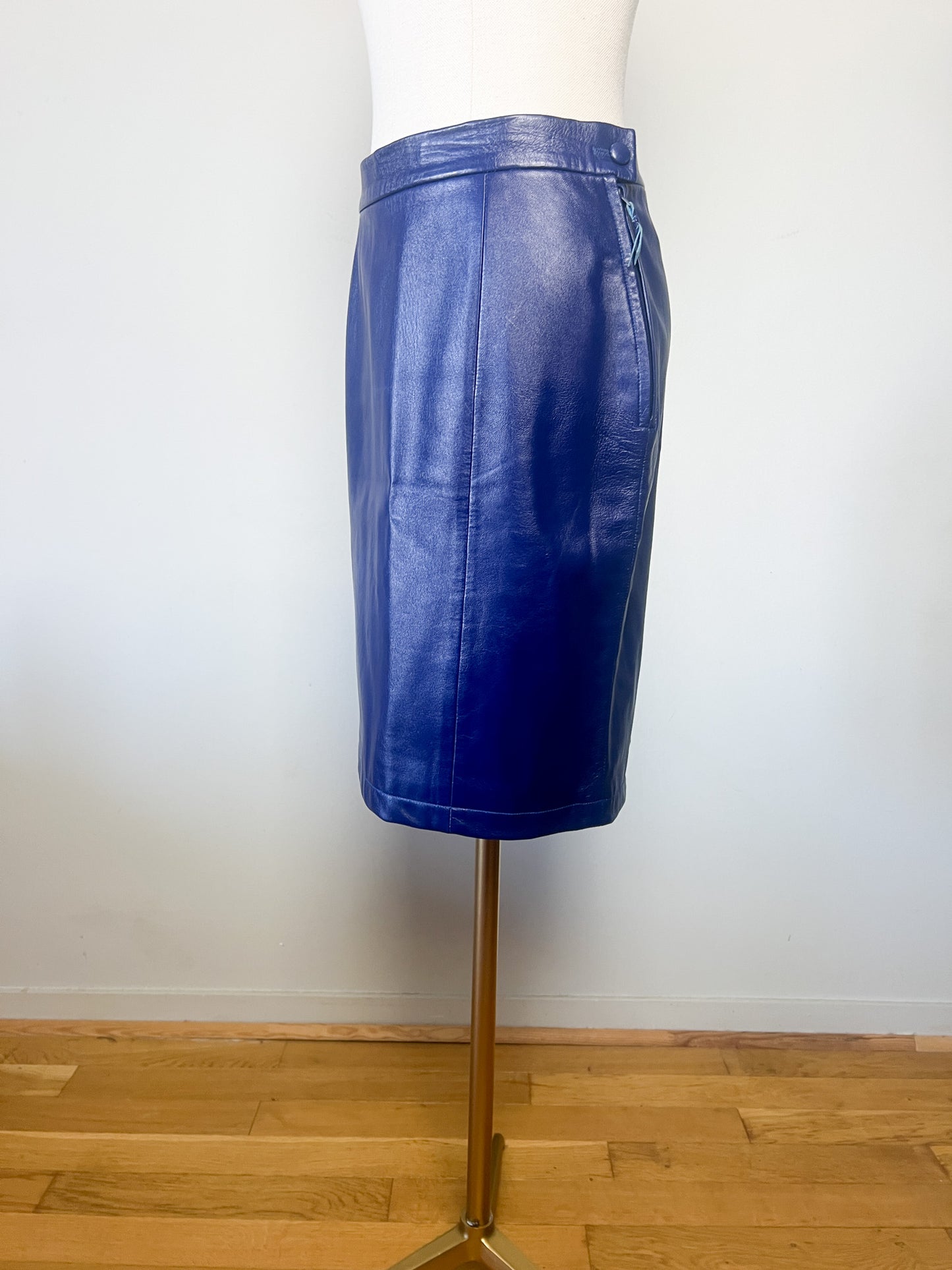 Jupe Droite en Cuir Souple Bleu Encre - Longueur Genou - Style Vintage T. S/M
