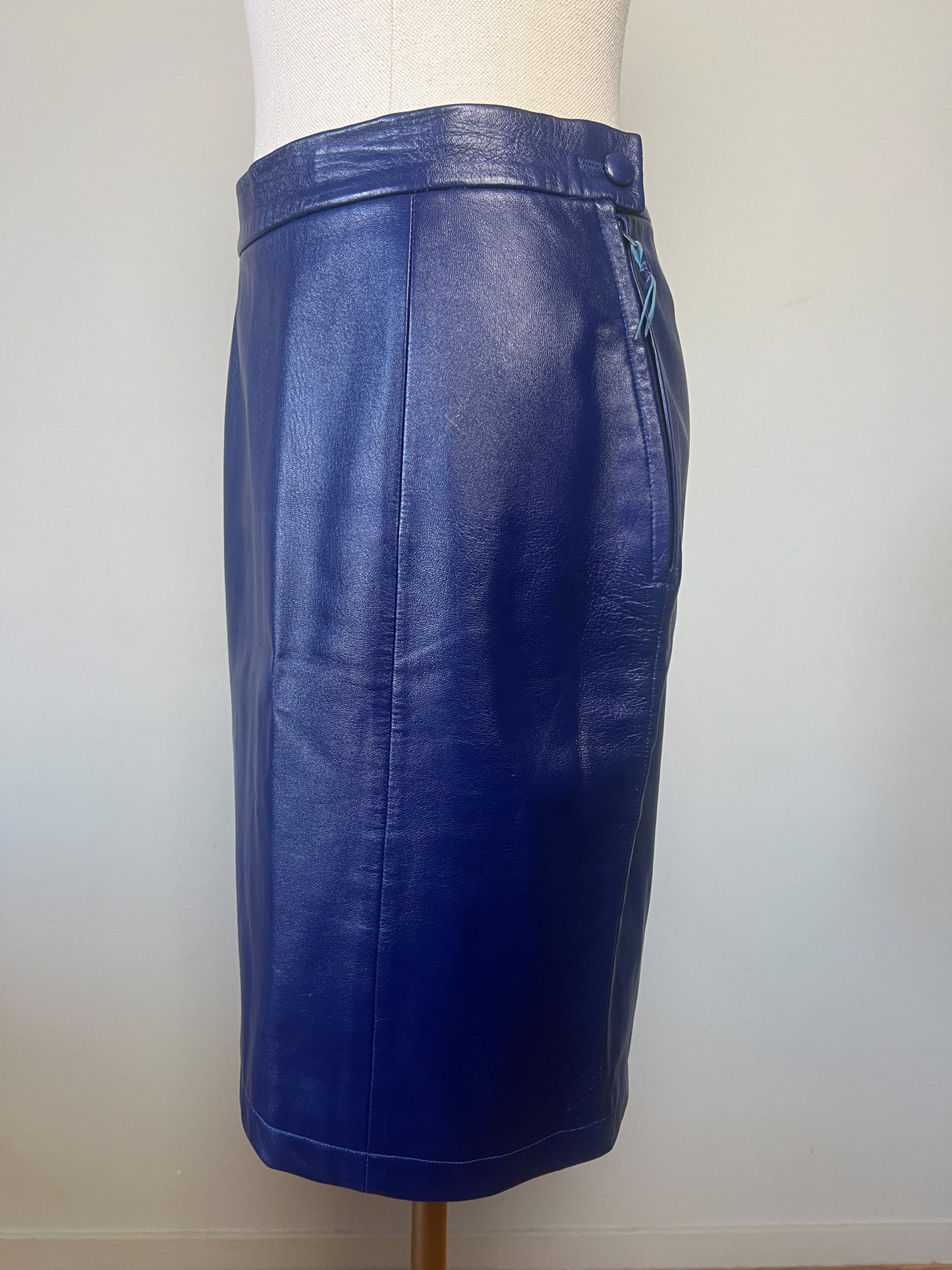 Jupe Droite en Cuir Souple Bleu Encre - Longueur Genou - Style Vintage T. S/M