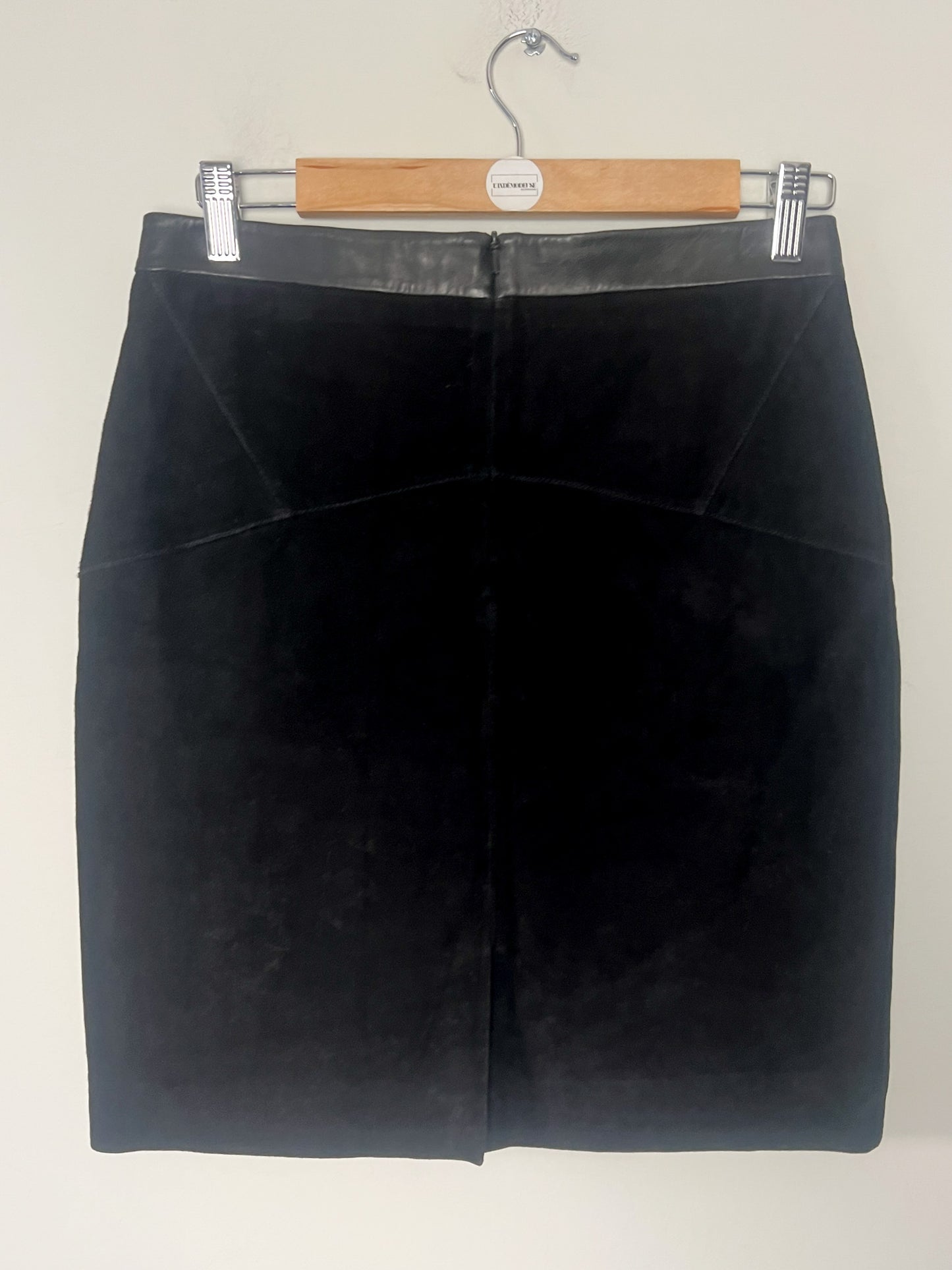 Jupe Courte ONE STEP en Cuir Noir - Empiècements Lisse & Suédé (Daim) - T. 38