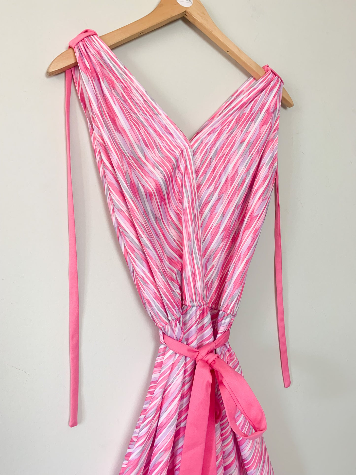 Robe midi fluide sans manche rayée rose et grise vintage