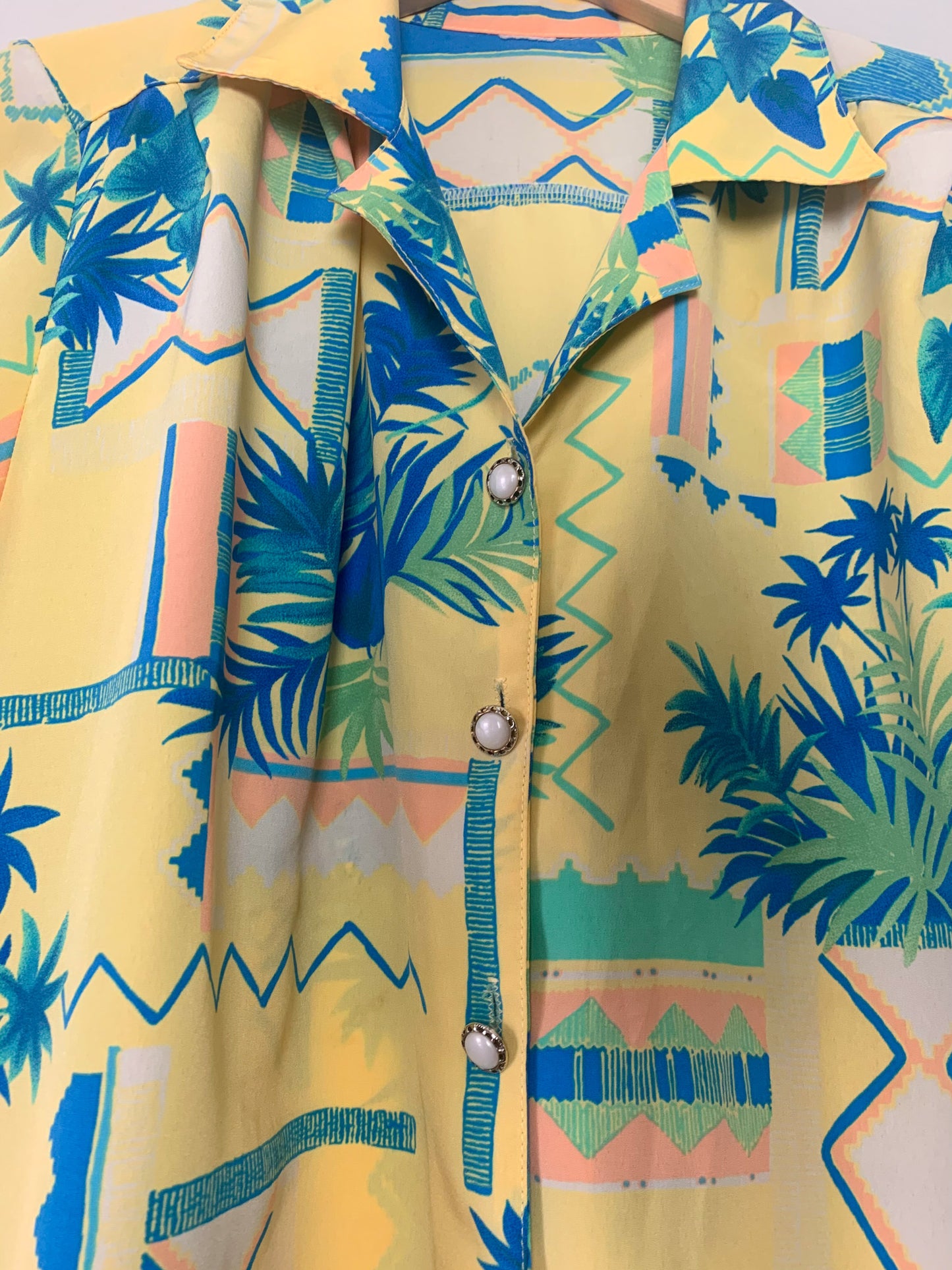 Chemise femme manches courtes jaune imprimé style hawaïen vintage