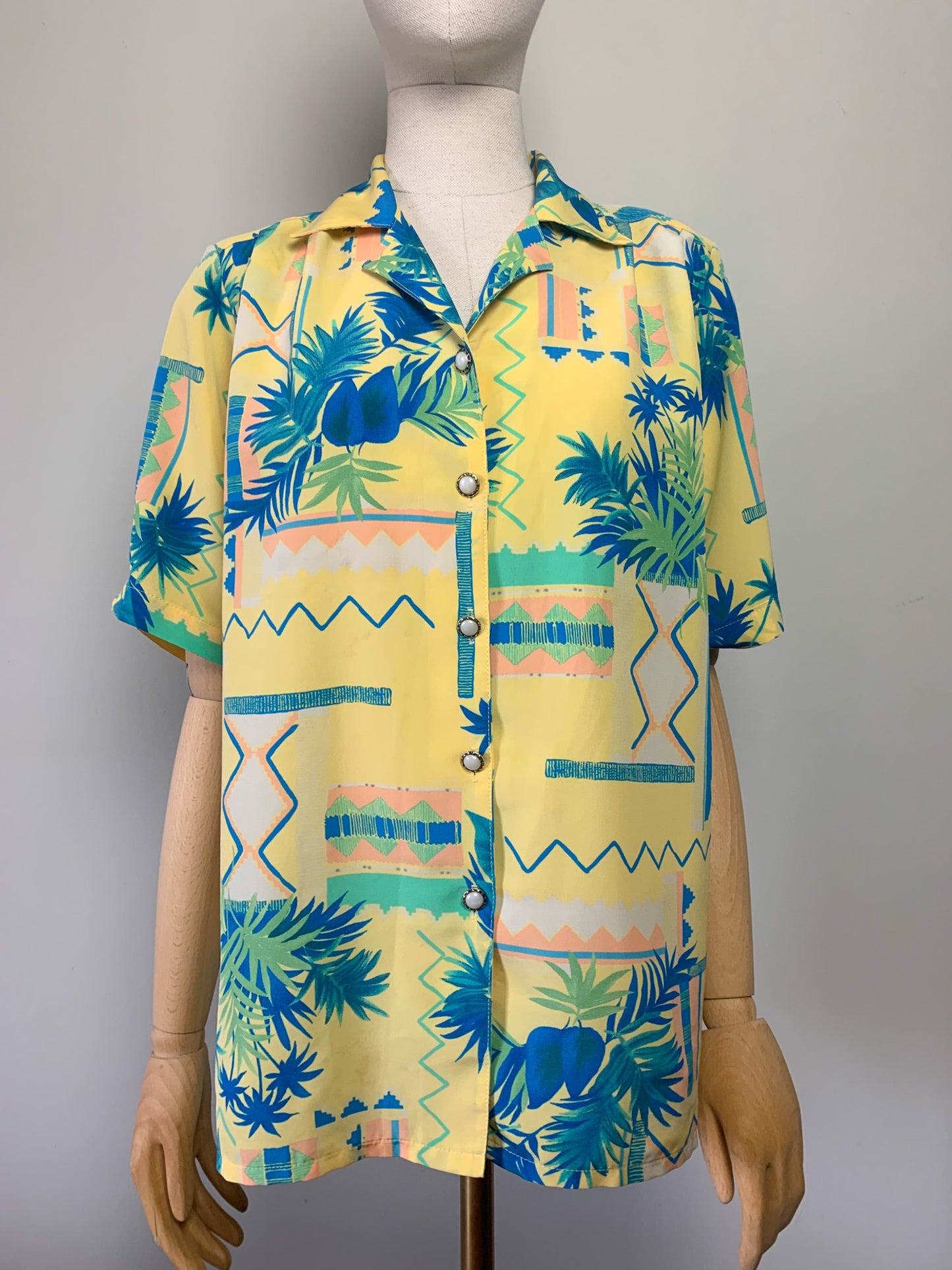 Chemise femme manches courtes jaune imprimé style hawaïen vintage