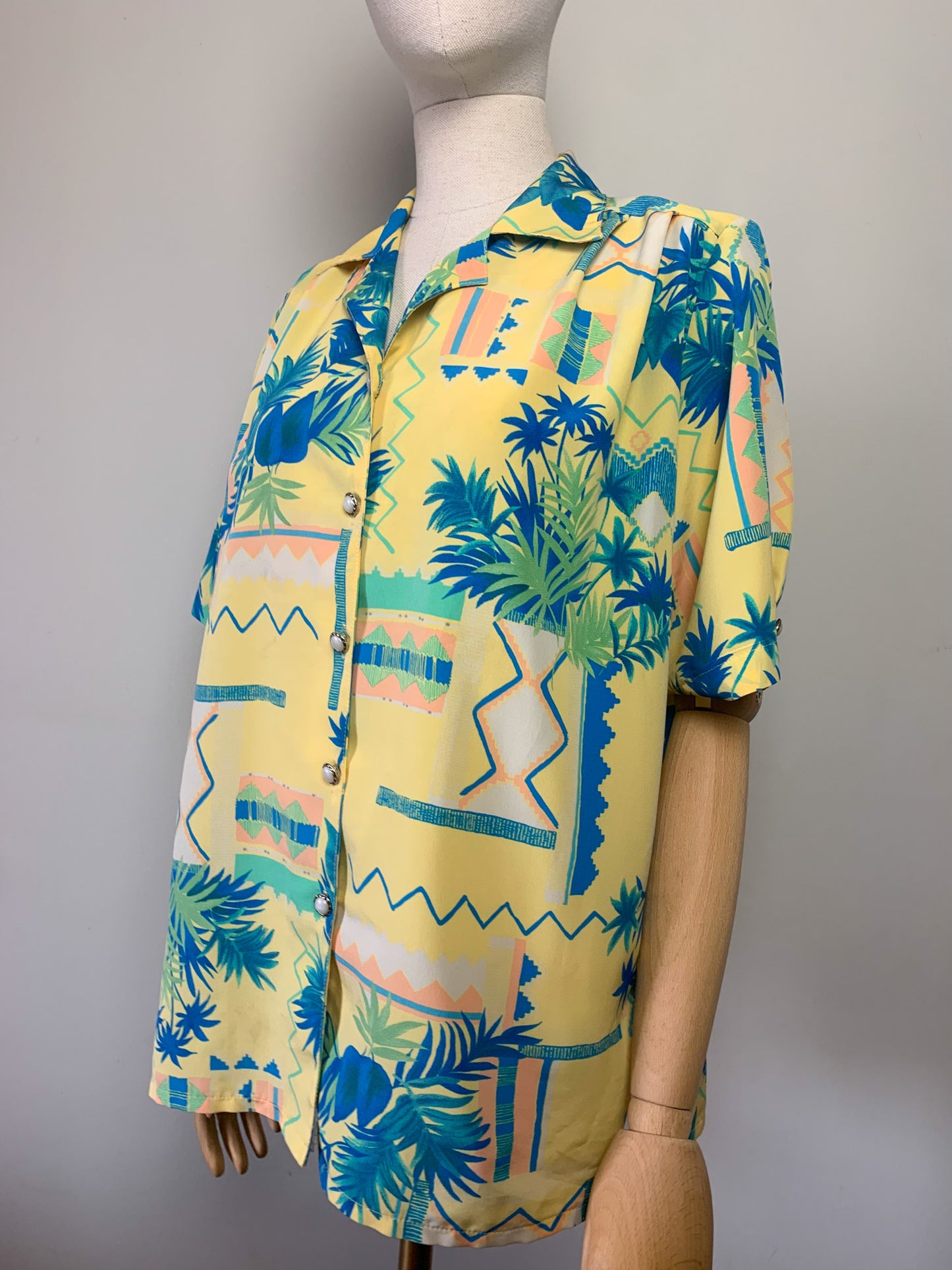 Chemise femme manches courtes jaune imprimé style hawaïen vintage