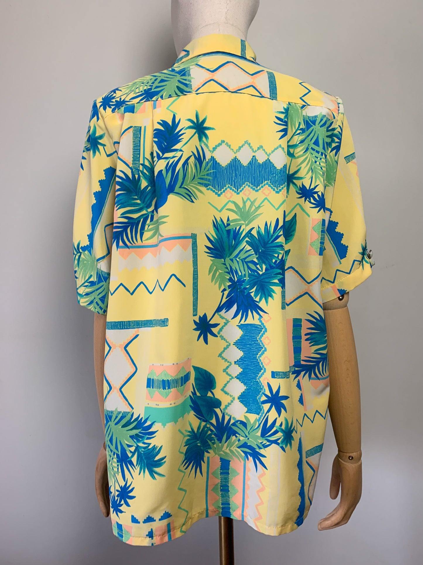 Chemise femme manches courtes jaune imprimé style hawaïen vintage