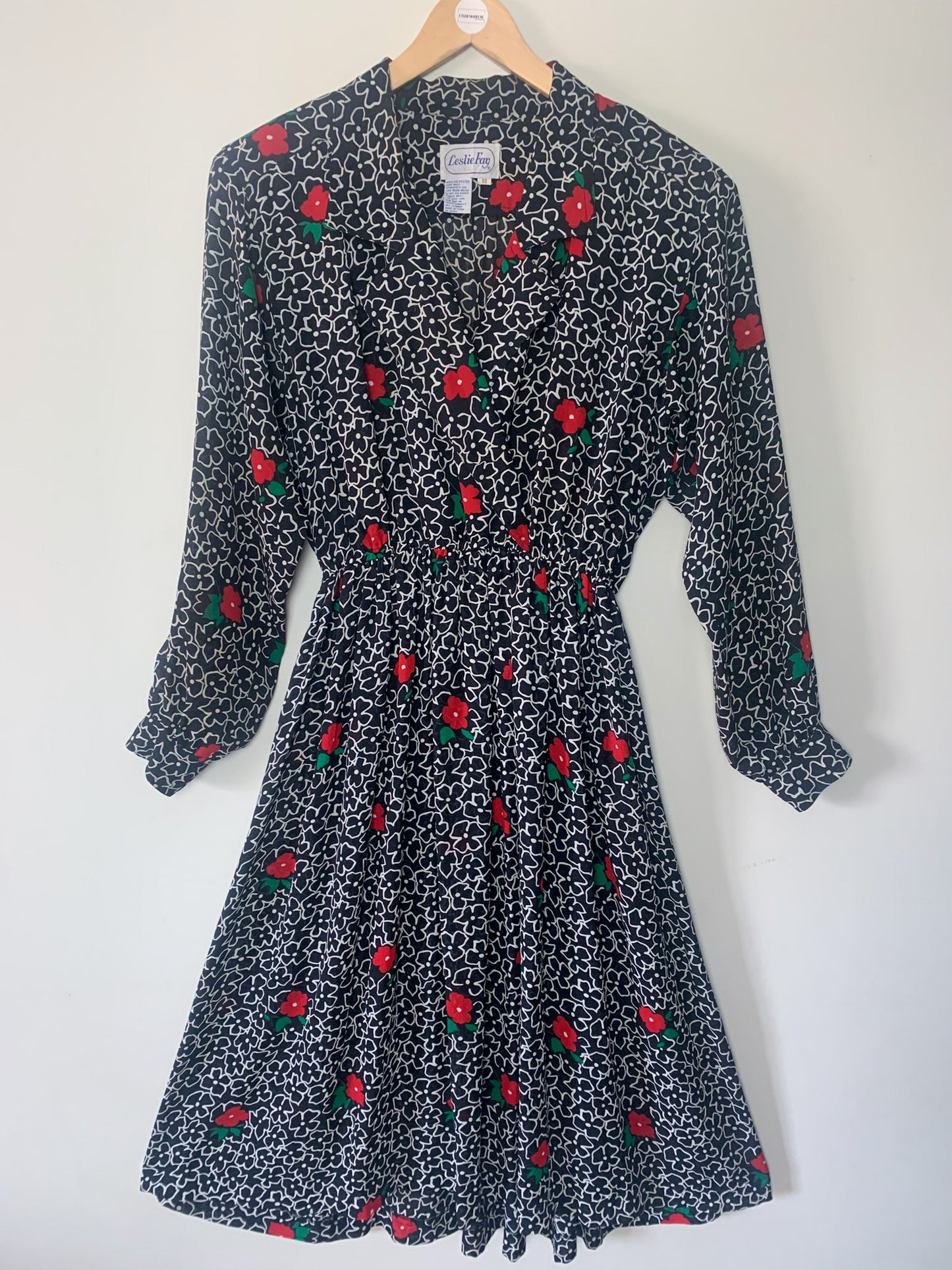 Robe Vintage LESLIE FAY - Imprimé Floral Noir, Rouge & Vert - Épaules Structurées - Années 80 - T. 40/42 FR (L)