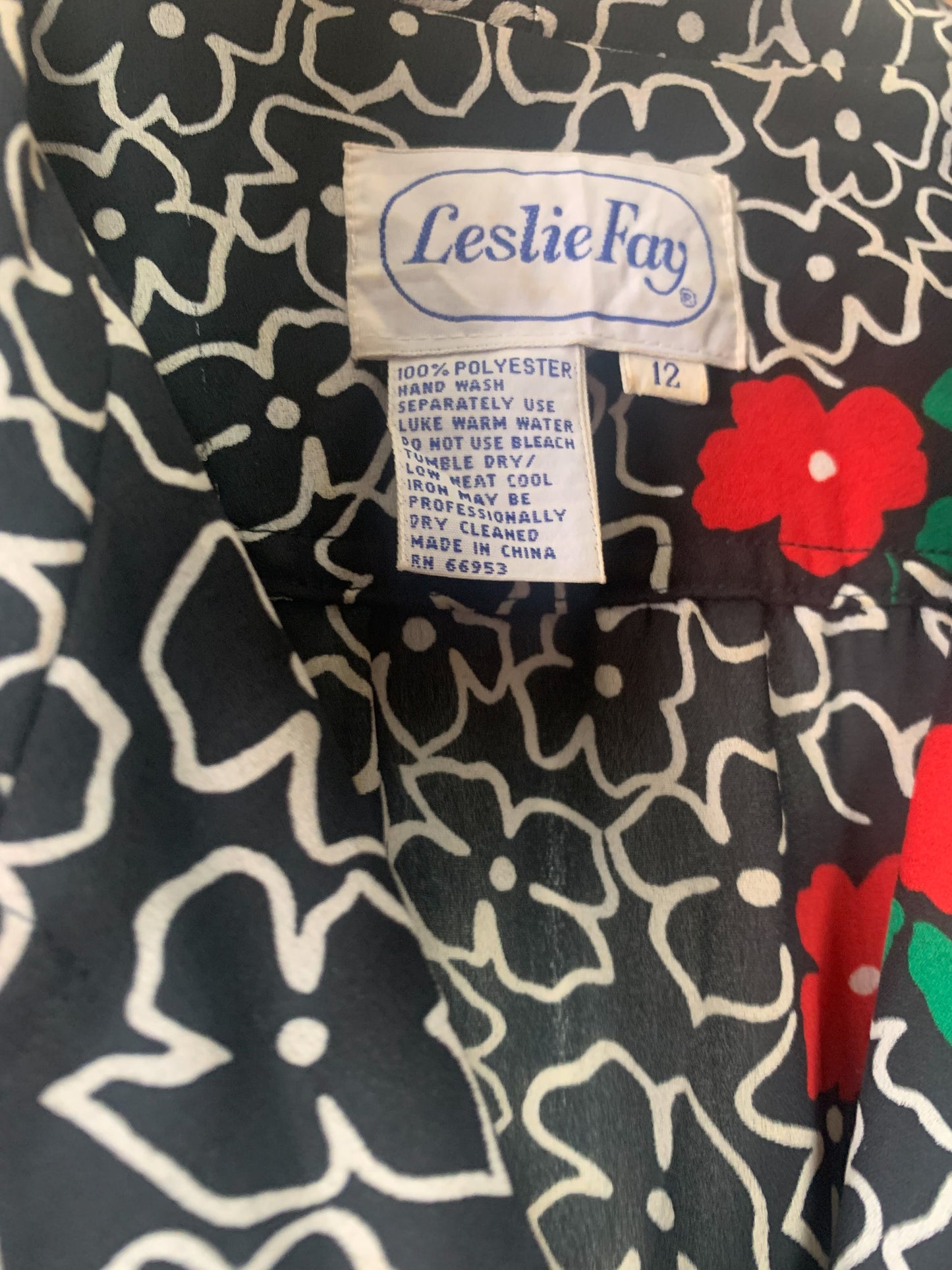 Robe Vintage LESLIE FAY - Imprimé Floral Noir, Rouge & Vert - Épaules Structurées - Années 80 - T. 40/42 FR (L)
