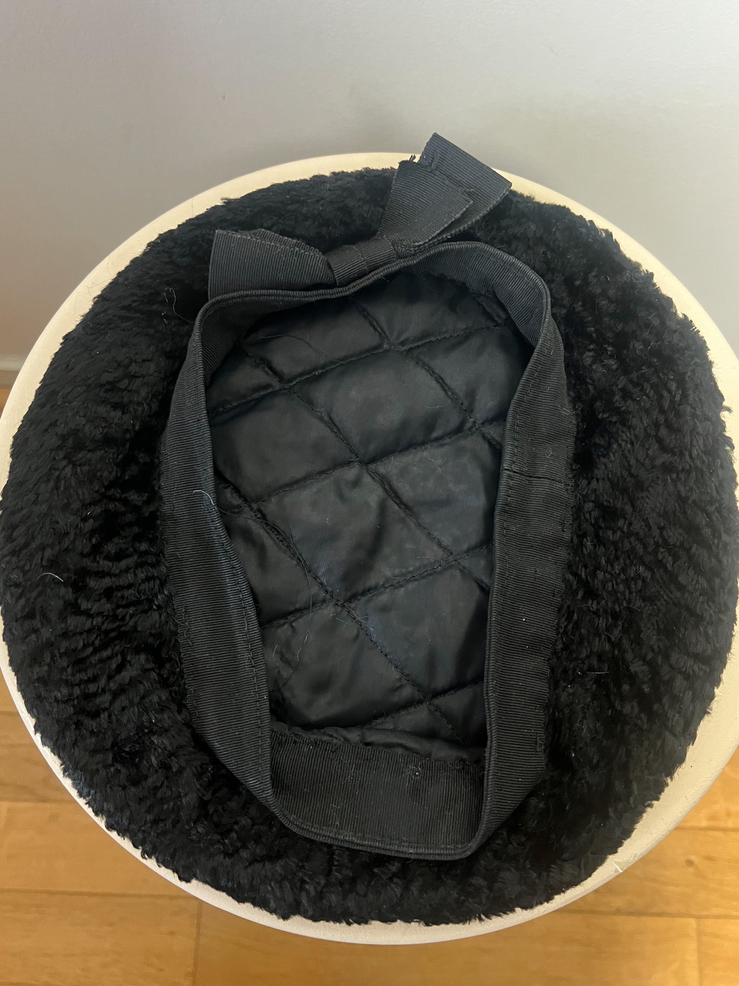 Chapeau béret laine noir petit nœud plat vintage