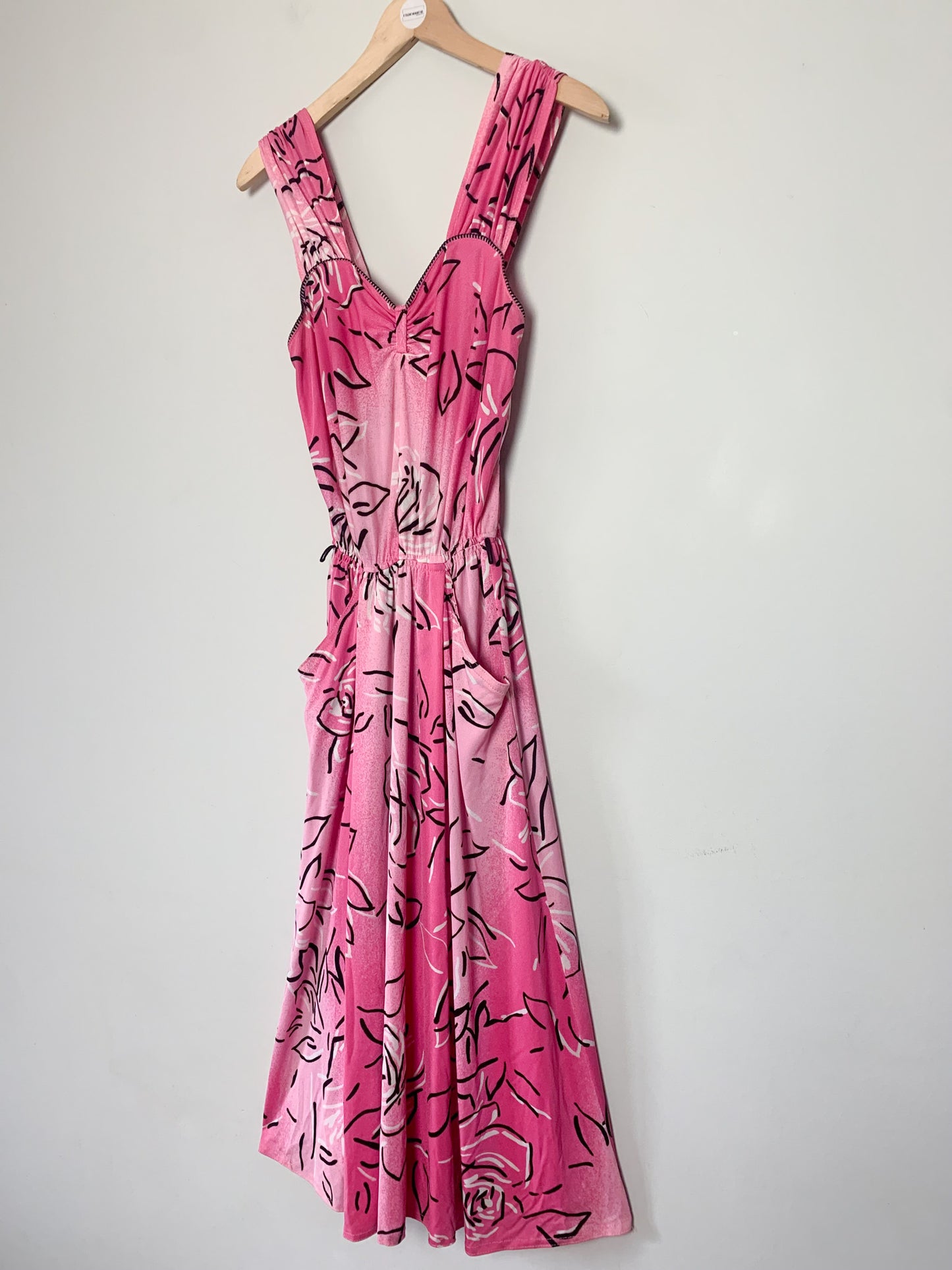 Robe vintage années 80 rose à imprimé floral stylisé #robes #vintage