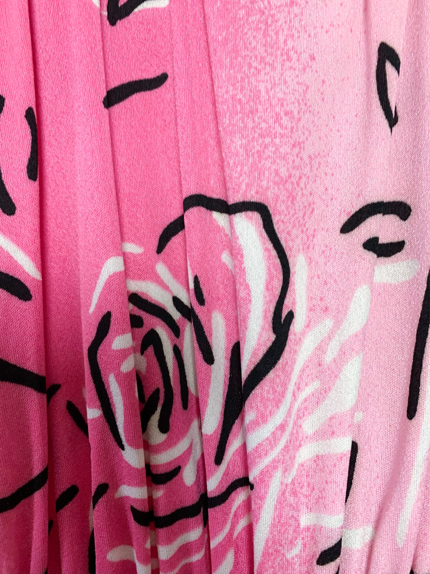 Robe vintage années 80 rose à imprimé floral stylisé #robes #vintage