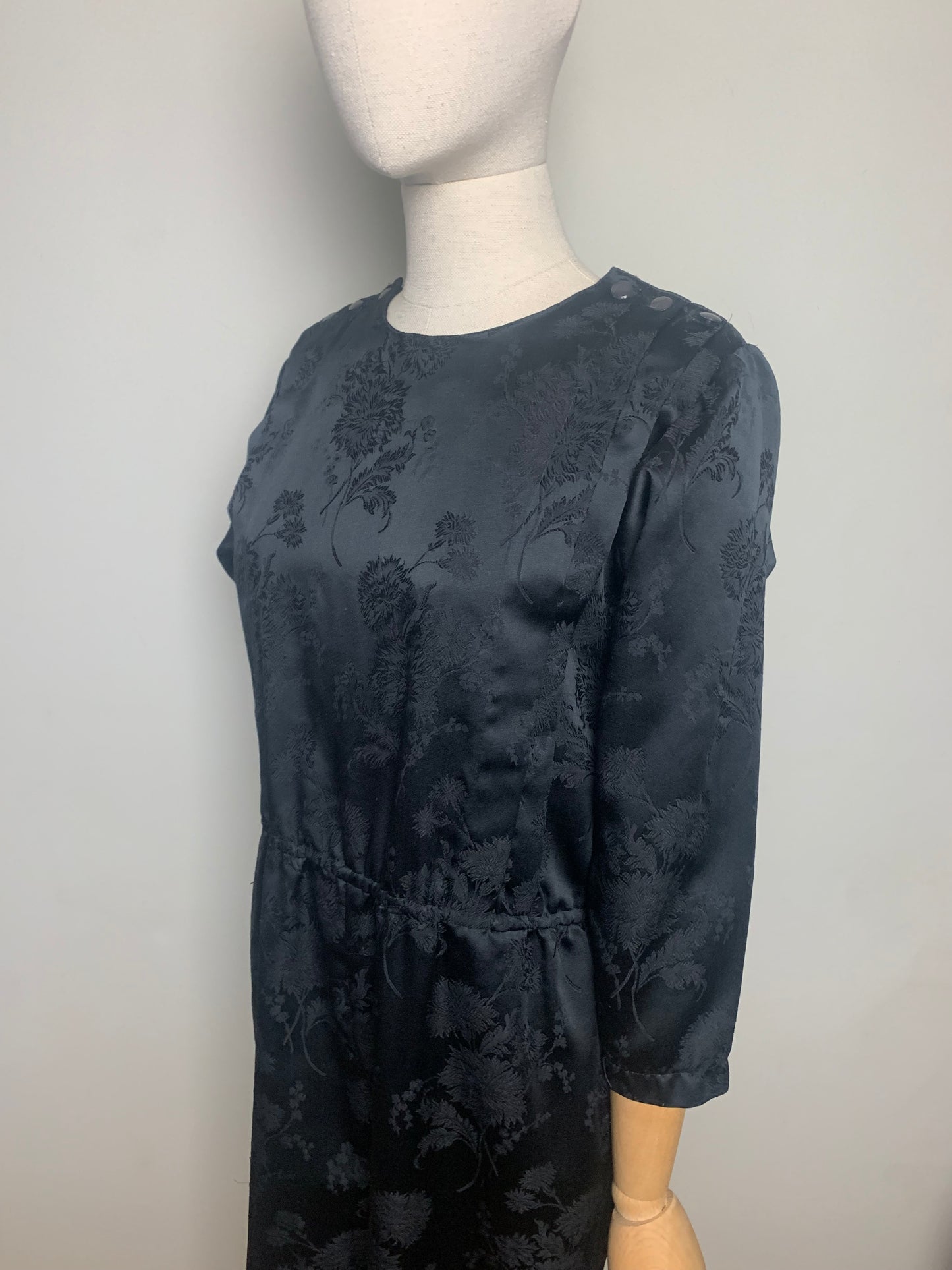 Combi-pantalon fluide noir sur imprimée fleurs vintage Marely’s