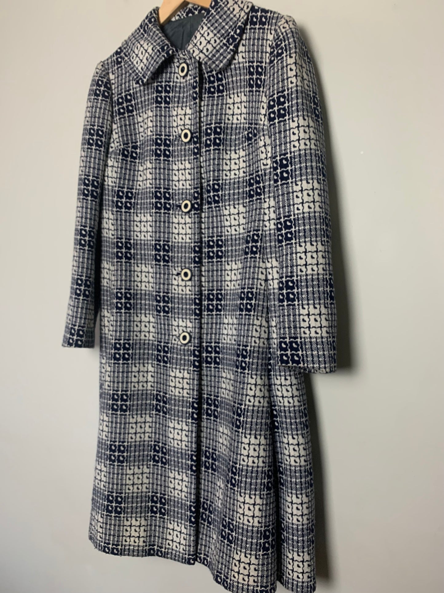 Manteau mi long en laine tissé marine et crème vintage
