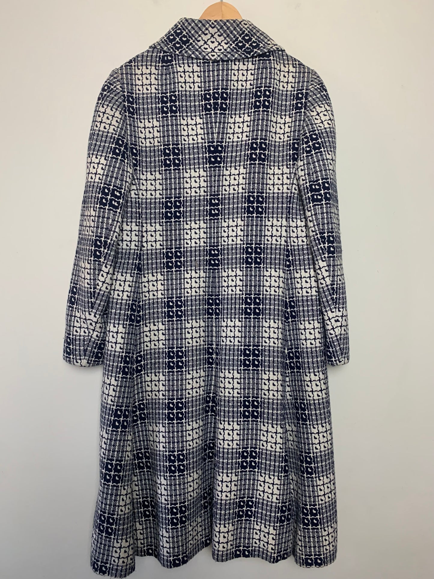 Manteau mi long en laine tissé marine et crème vintage