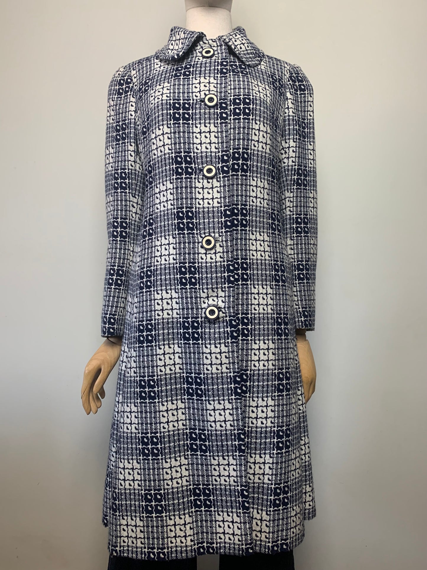 Manteau mi long en laine tissé marine et crème vintage