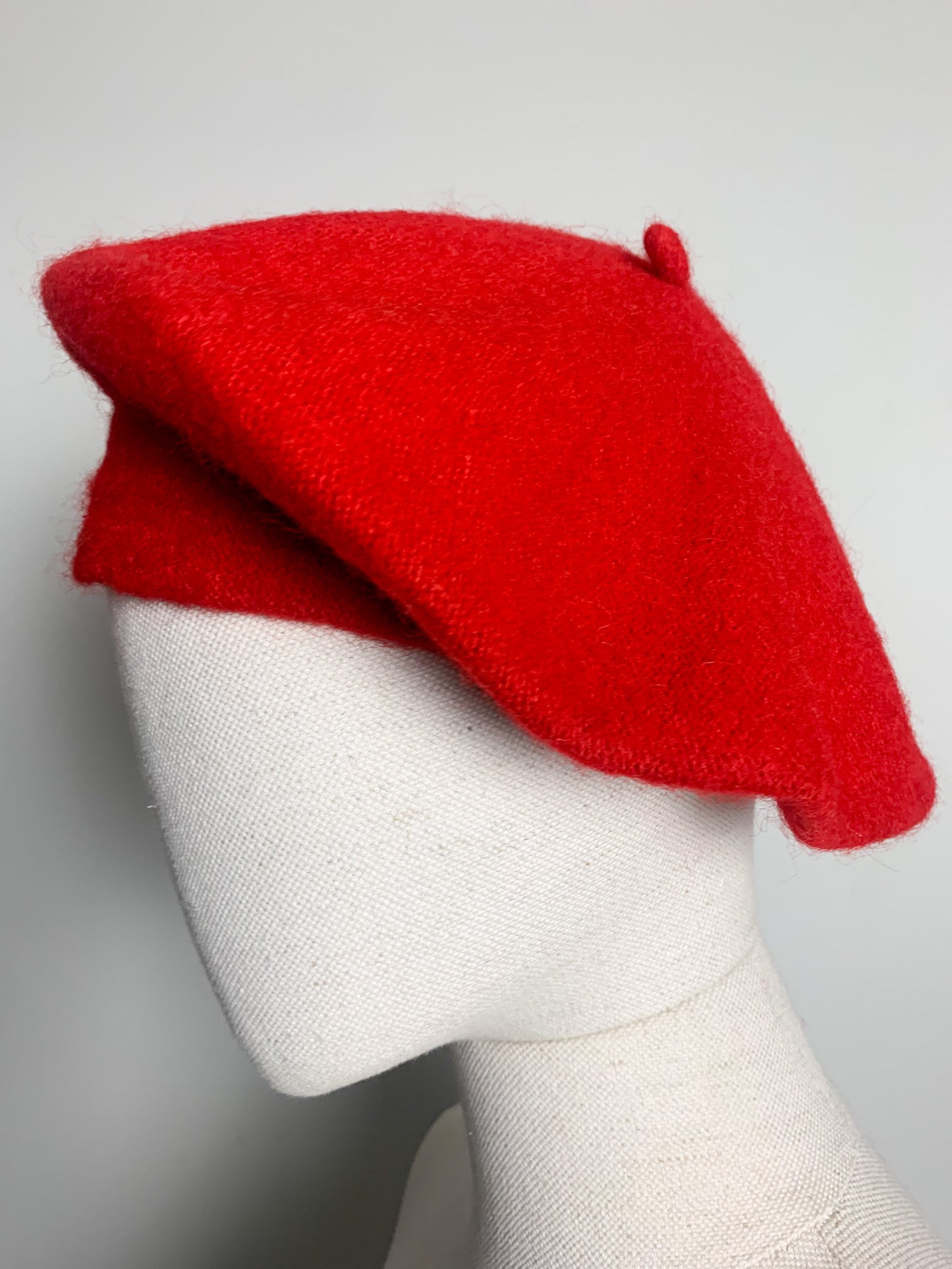 Béret Rouge Vif Classique - Mélange Laine & Acrylique - Neuf / Jamais Porté - Accessoire Intemporel