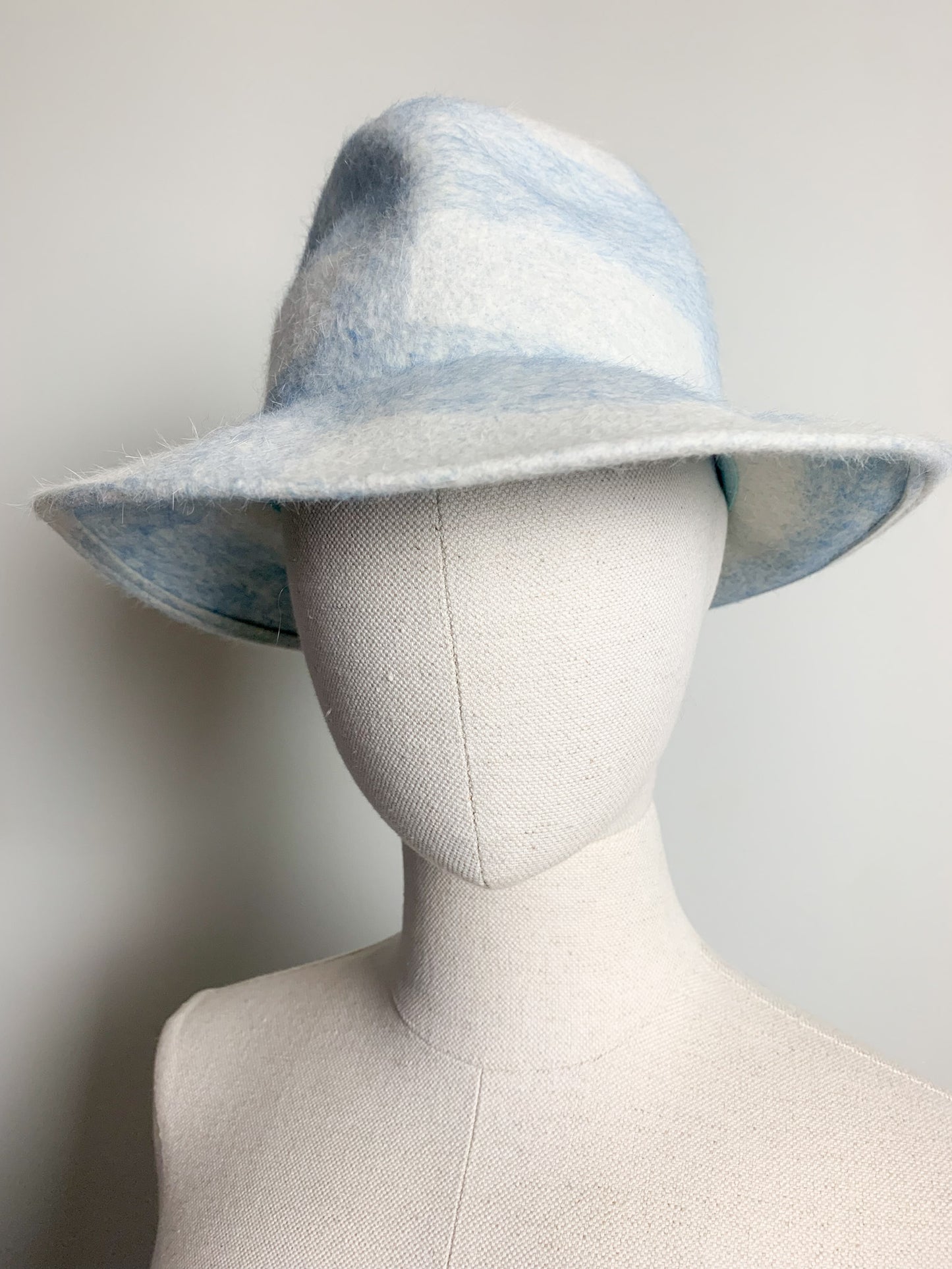 Chapeau Vintage Années 90/2000 - Poil de Laine Bleu Ciel & Blanc - Made in France - Taille Unique