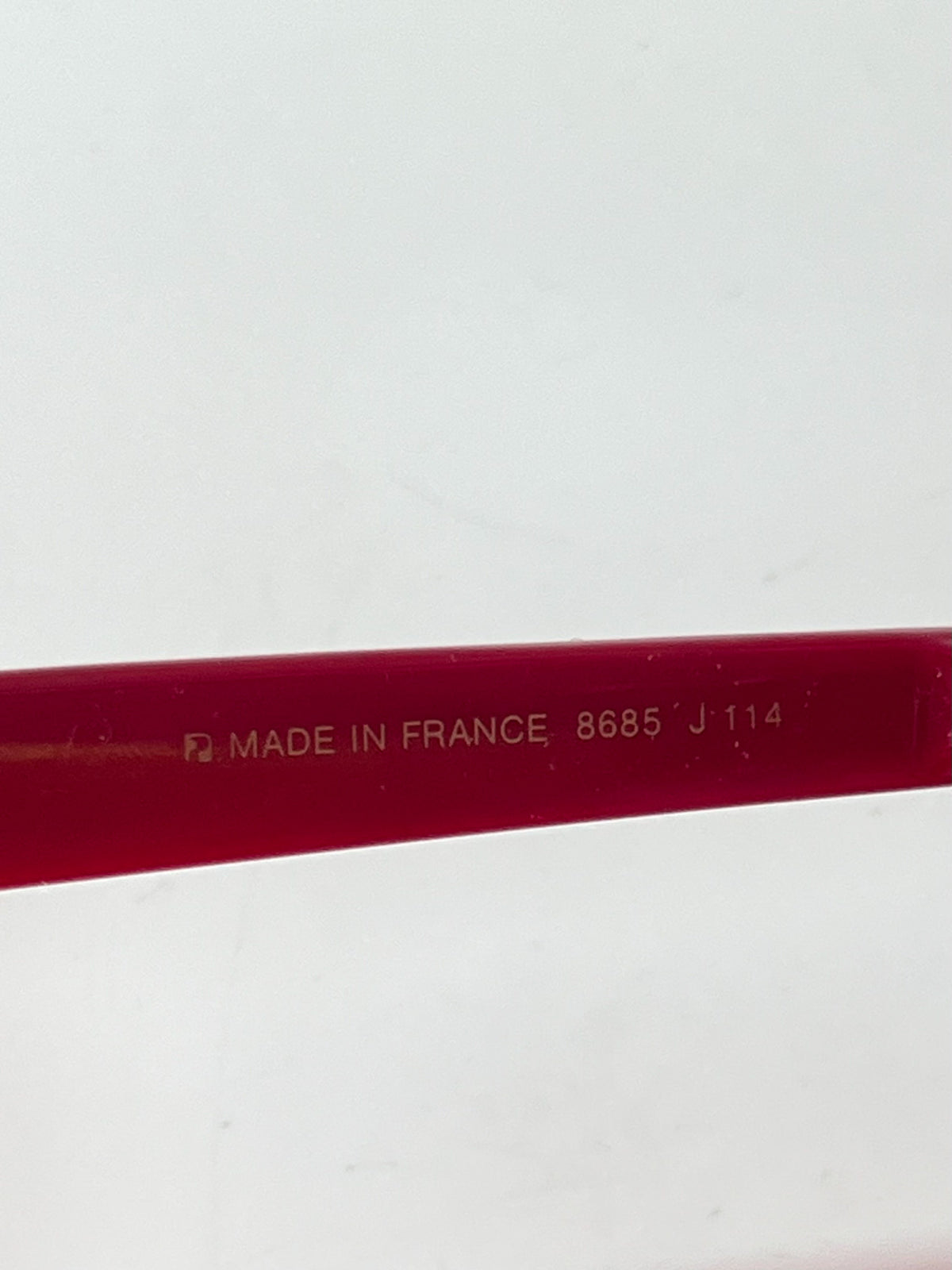Lunettes de Soleil Vintage Années 80 90 – Rouge & Gris Marbré – Fabriquées en France- Charles Jourdan