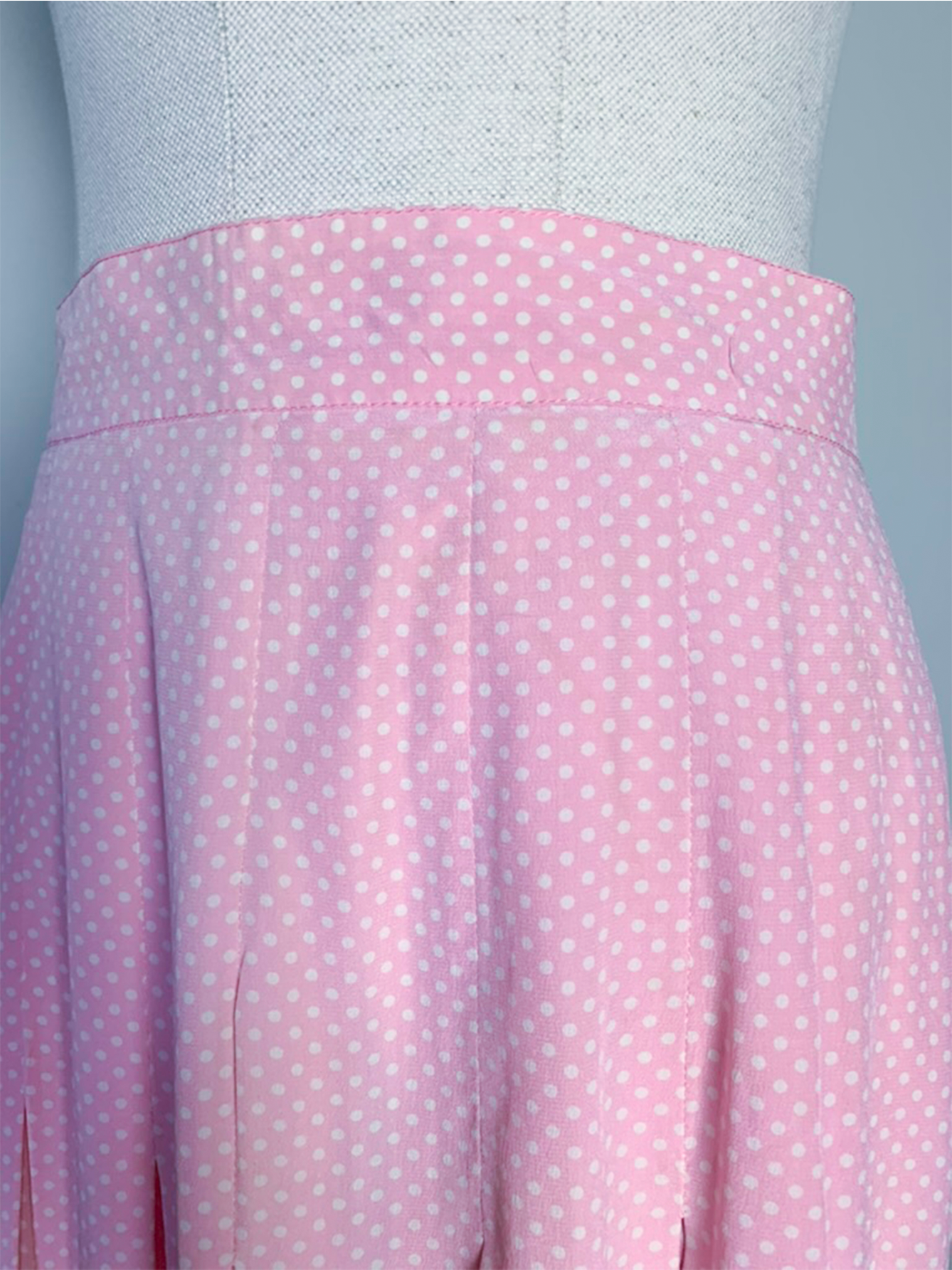 Jupe plissée en soie rose à pois blanc Georges Rech
