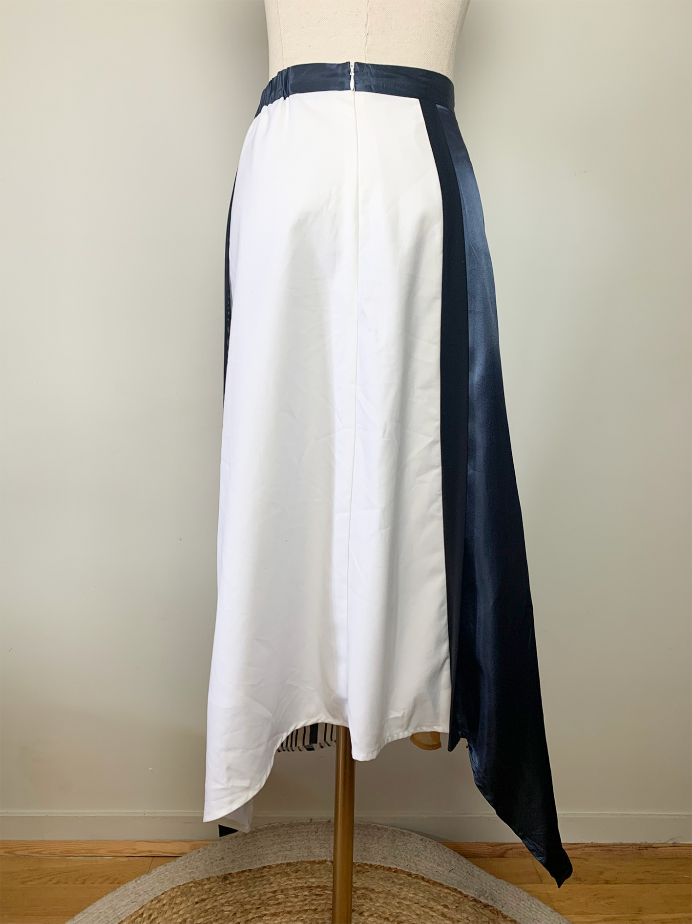 Jupe midi fluide asymétrique marine, jaune et blanche vintage