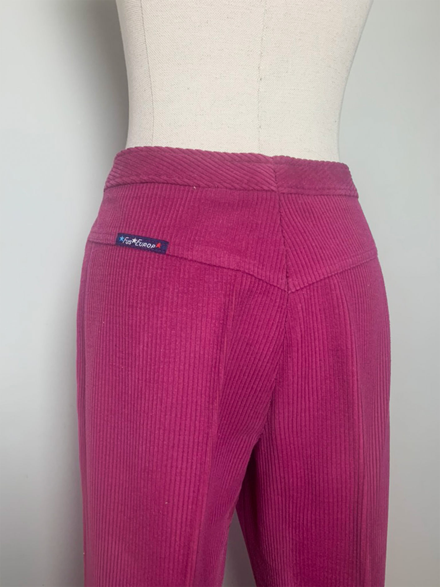 Pantalon femme velours côtelé rose vintage