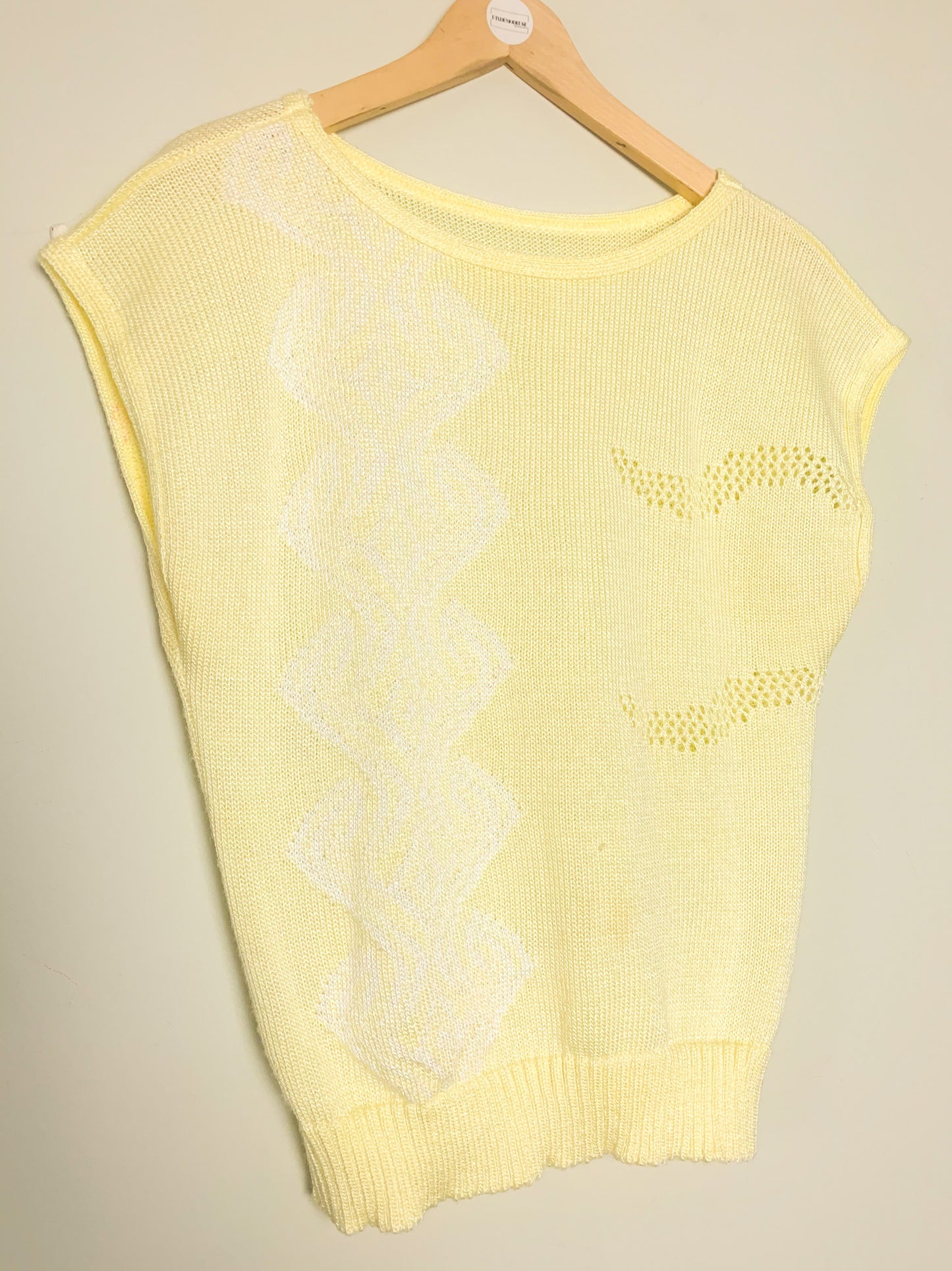 Top en maille sans manches jaune pastel et blanc vintage
