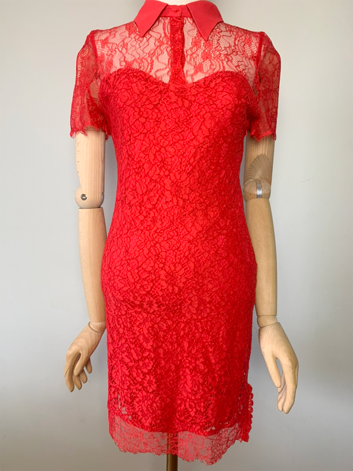 Robe chic rouge en dentelle Belair