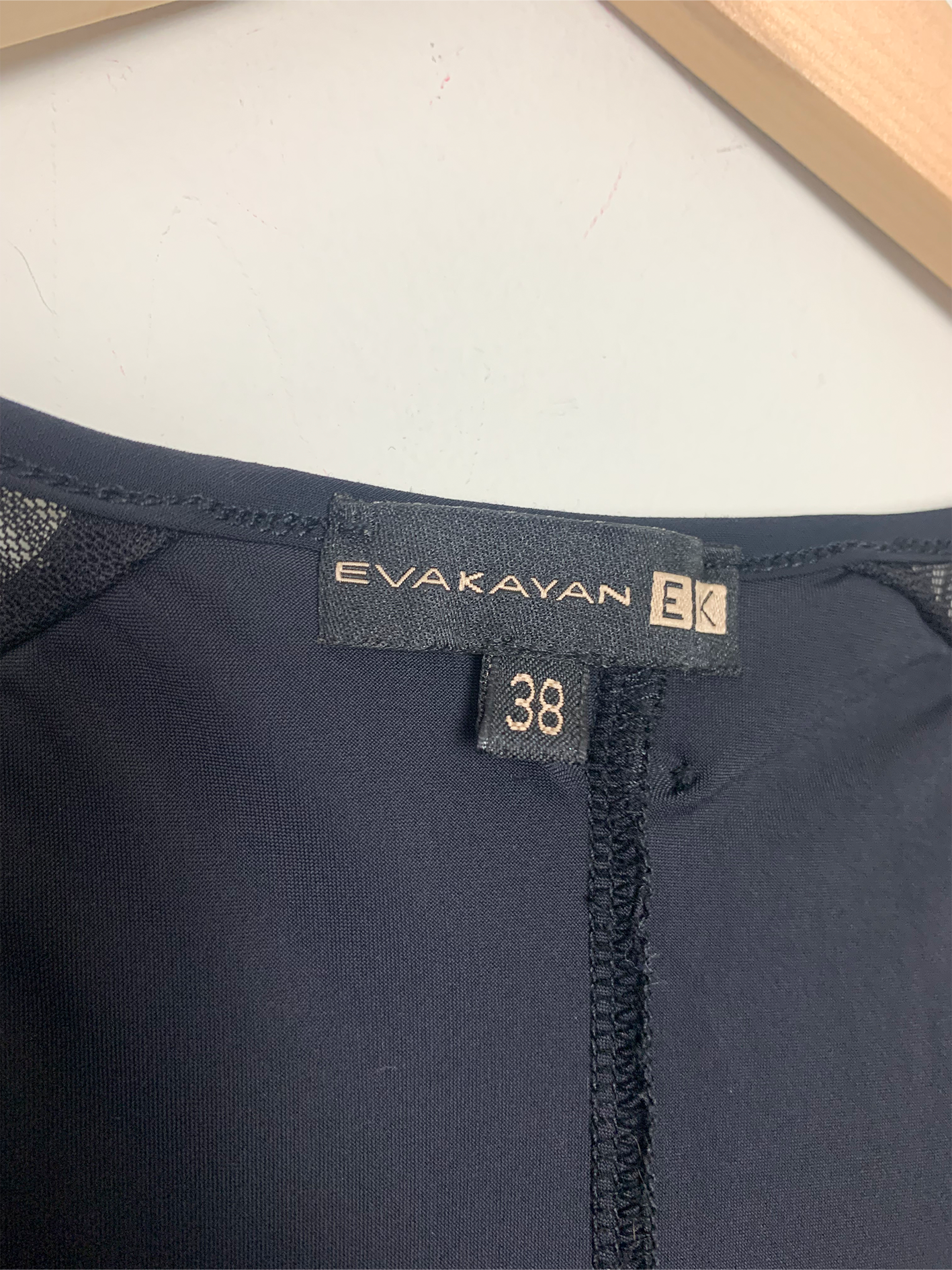 Robe noire en lycra, tulle et résille mi longue Eva Kayan