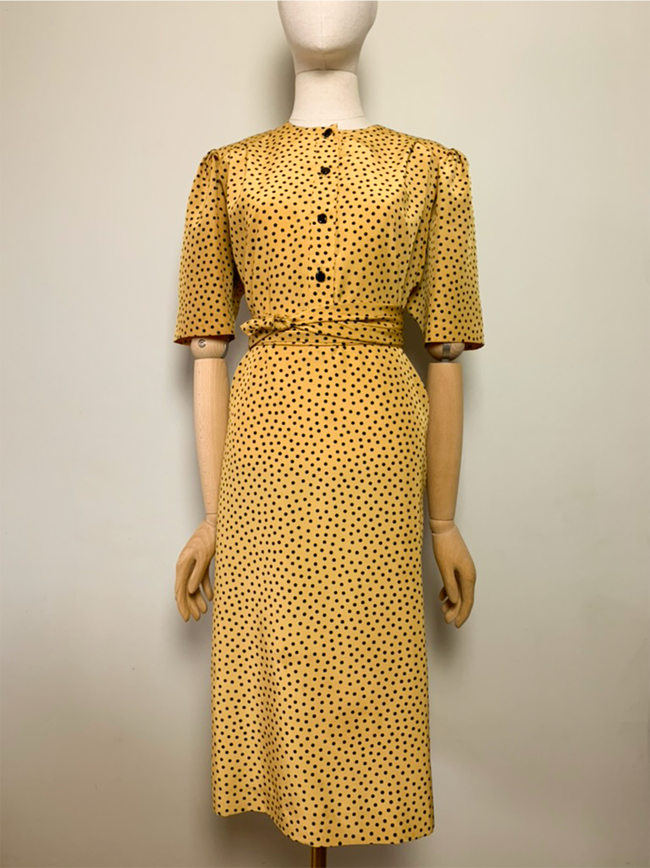 Robe midi fluide manches courtes jaune safran vintage Weimberg