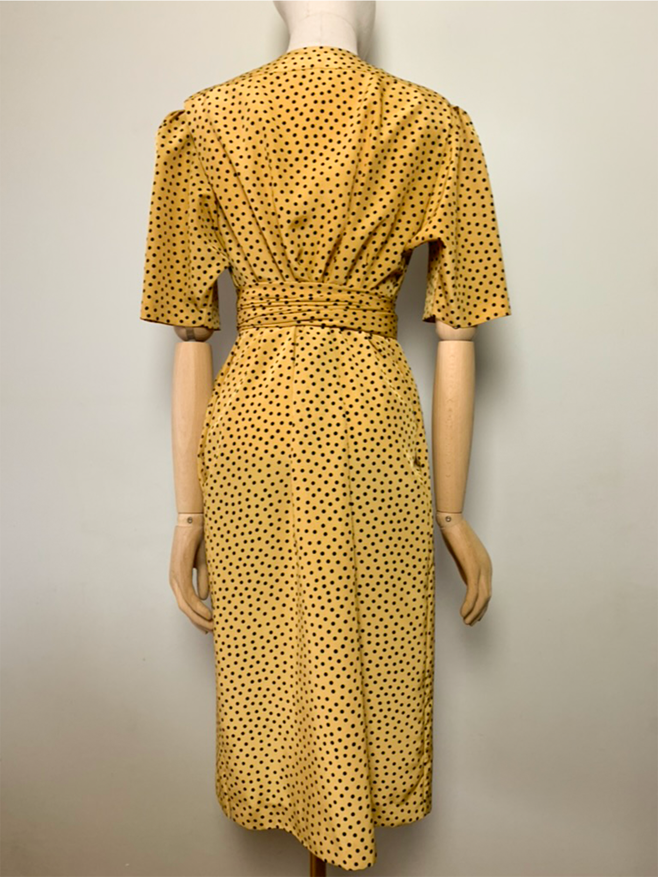 Robe midi fluide manches courtes jaune safran vintage Weimberg