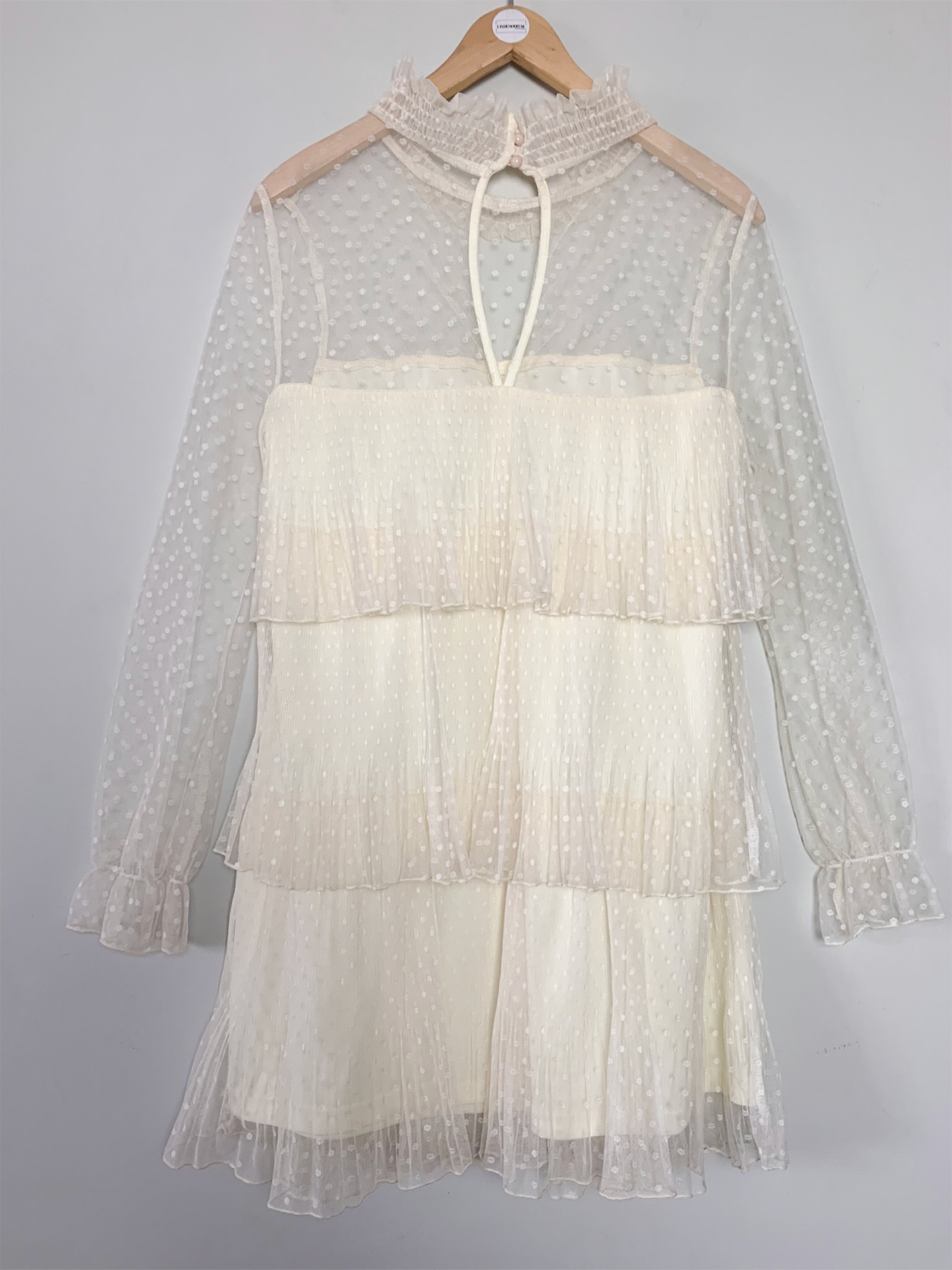 Robe écrue dentelle volants plumetis esprit rétro