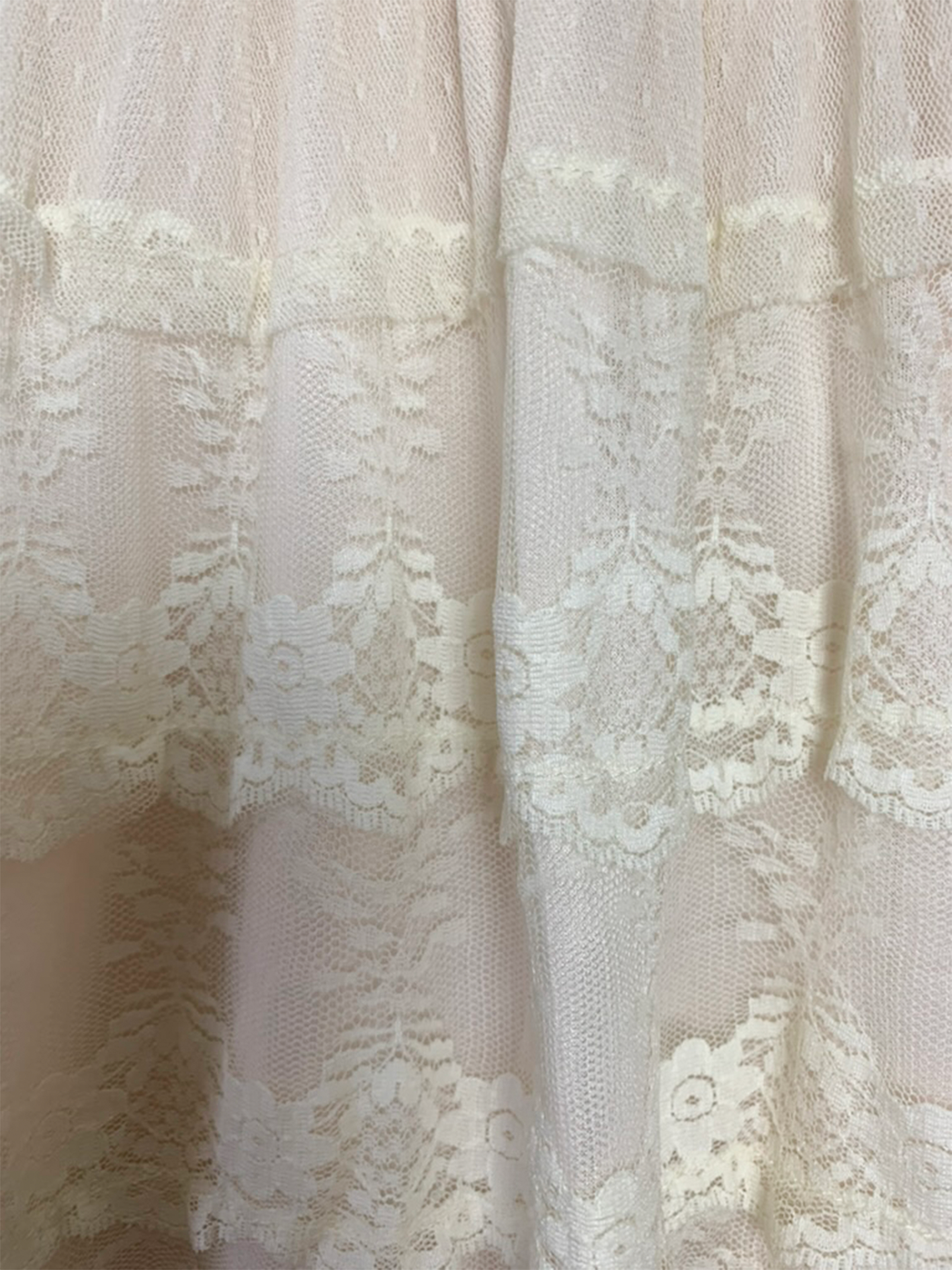 Robe sans manche écrue en dentelle et plumetis Choklate