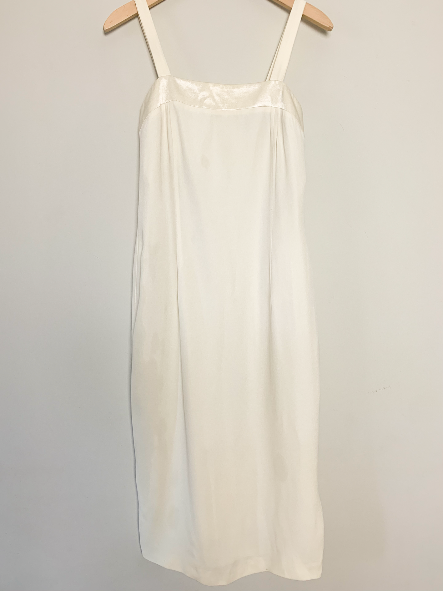 Robe chic fluide sans manche ivoire vintage Gina Baconni
