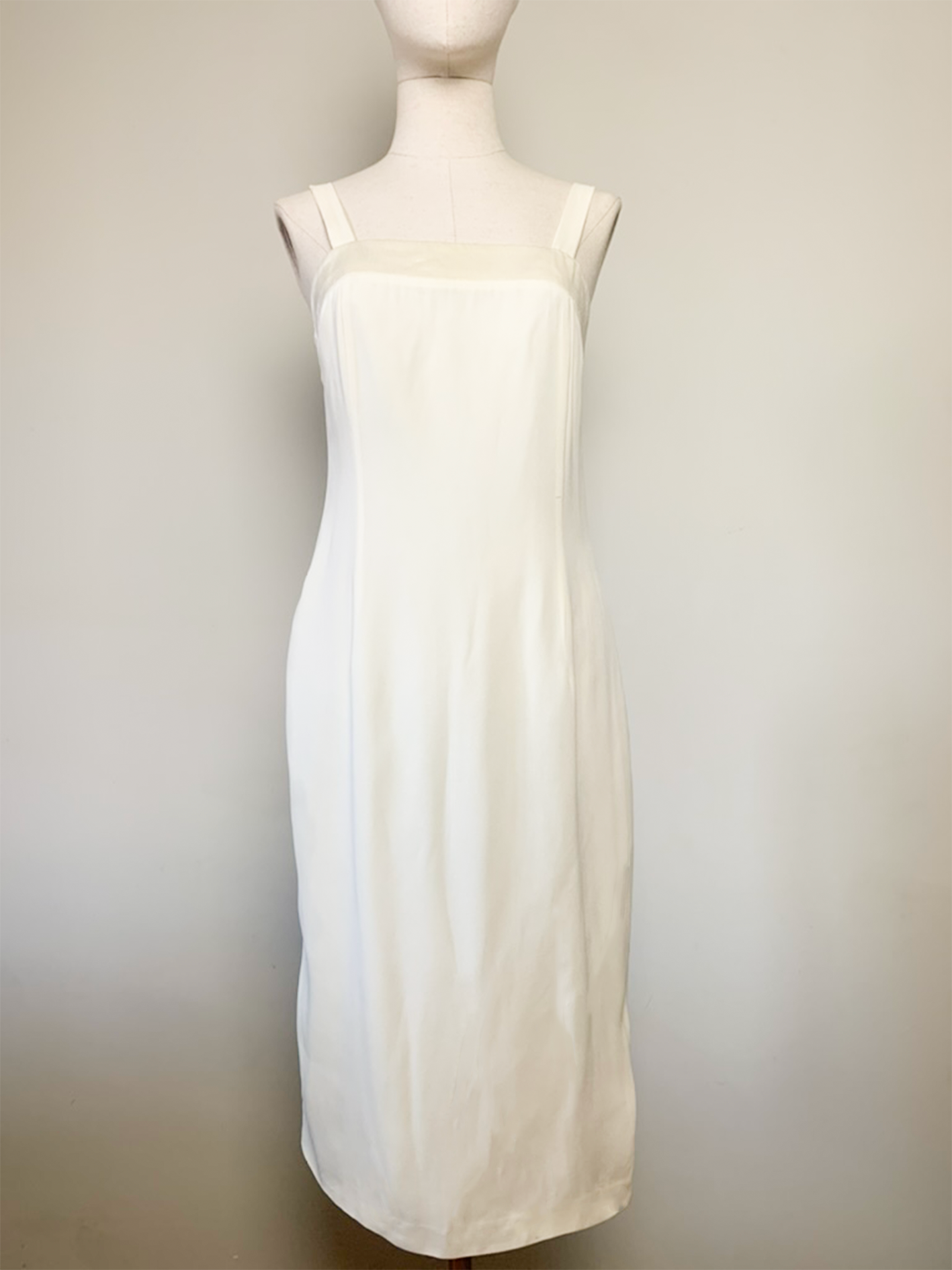 Robe chic fluide sans manche ivoire vintage Gina Baconni