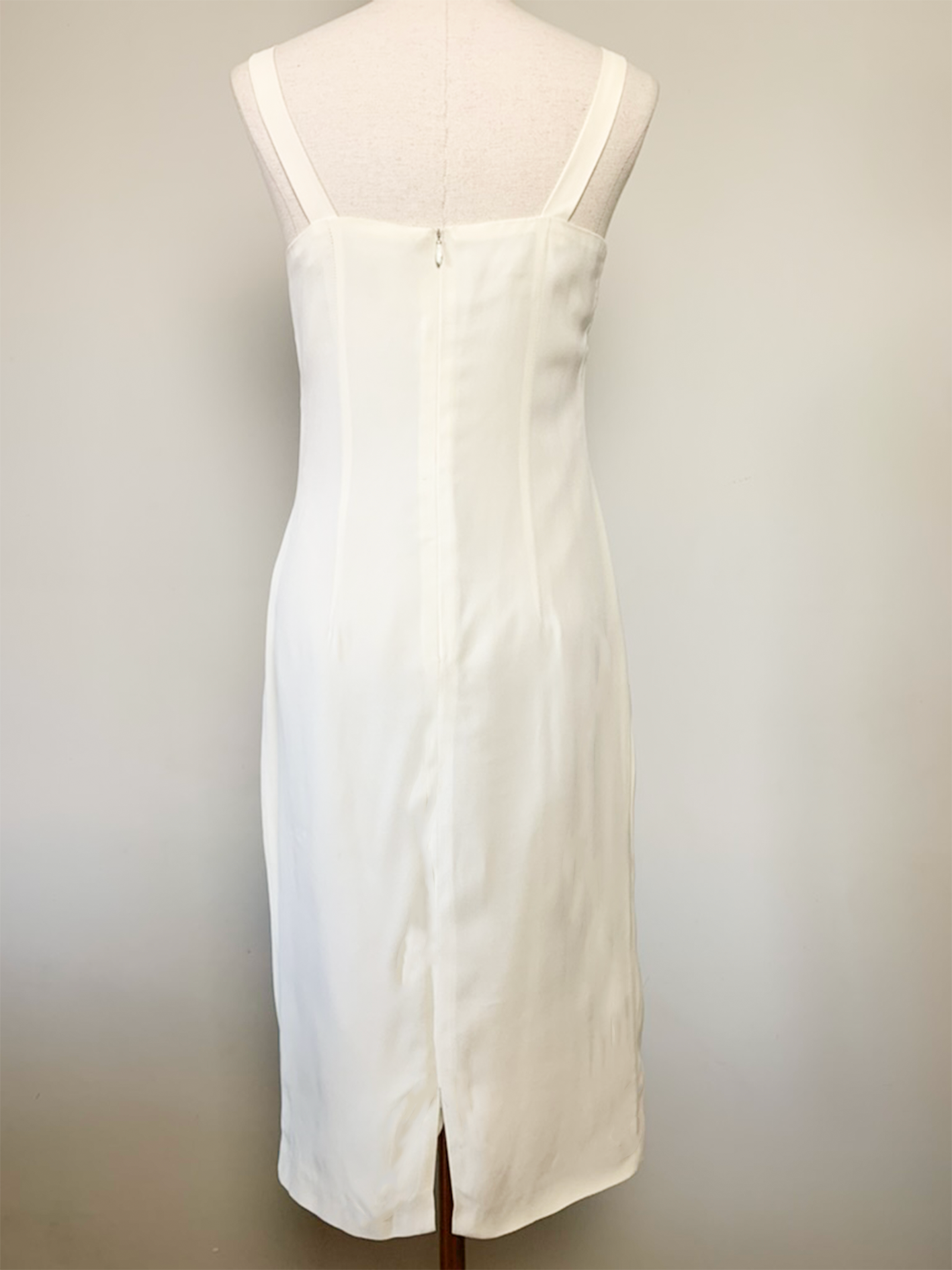 Robe chic fluide sans manche ivoire vintage Gina Baconni