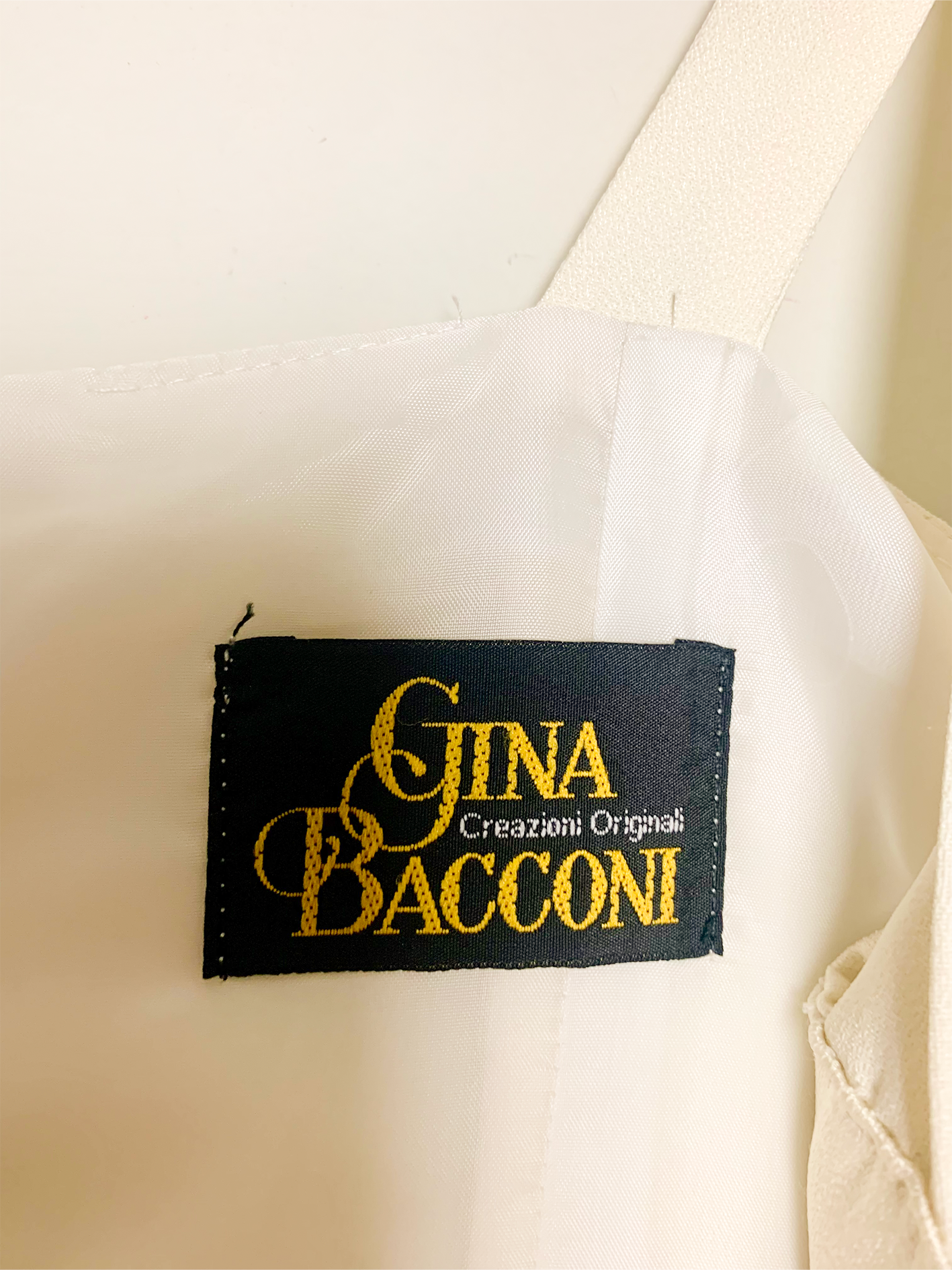 Robe chic fluide sans manche ivoire vintage Gina Baconni