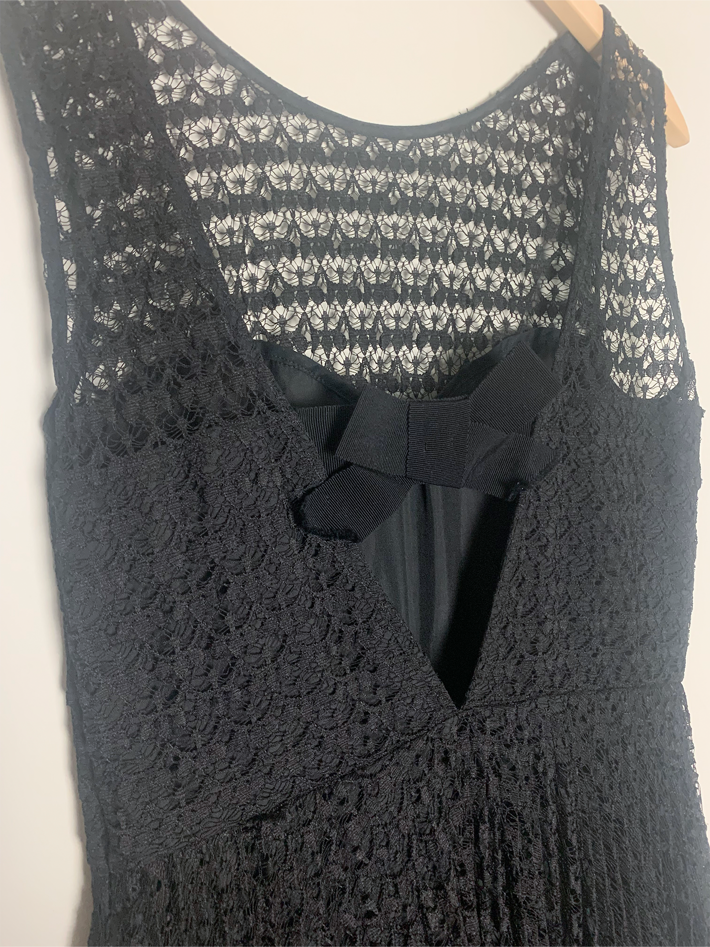 Robe sans manche noire en dentelle Sinéquanone