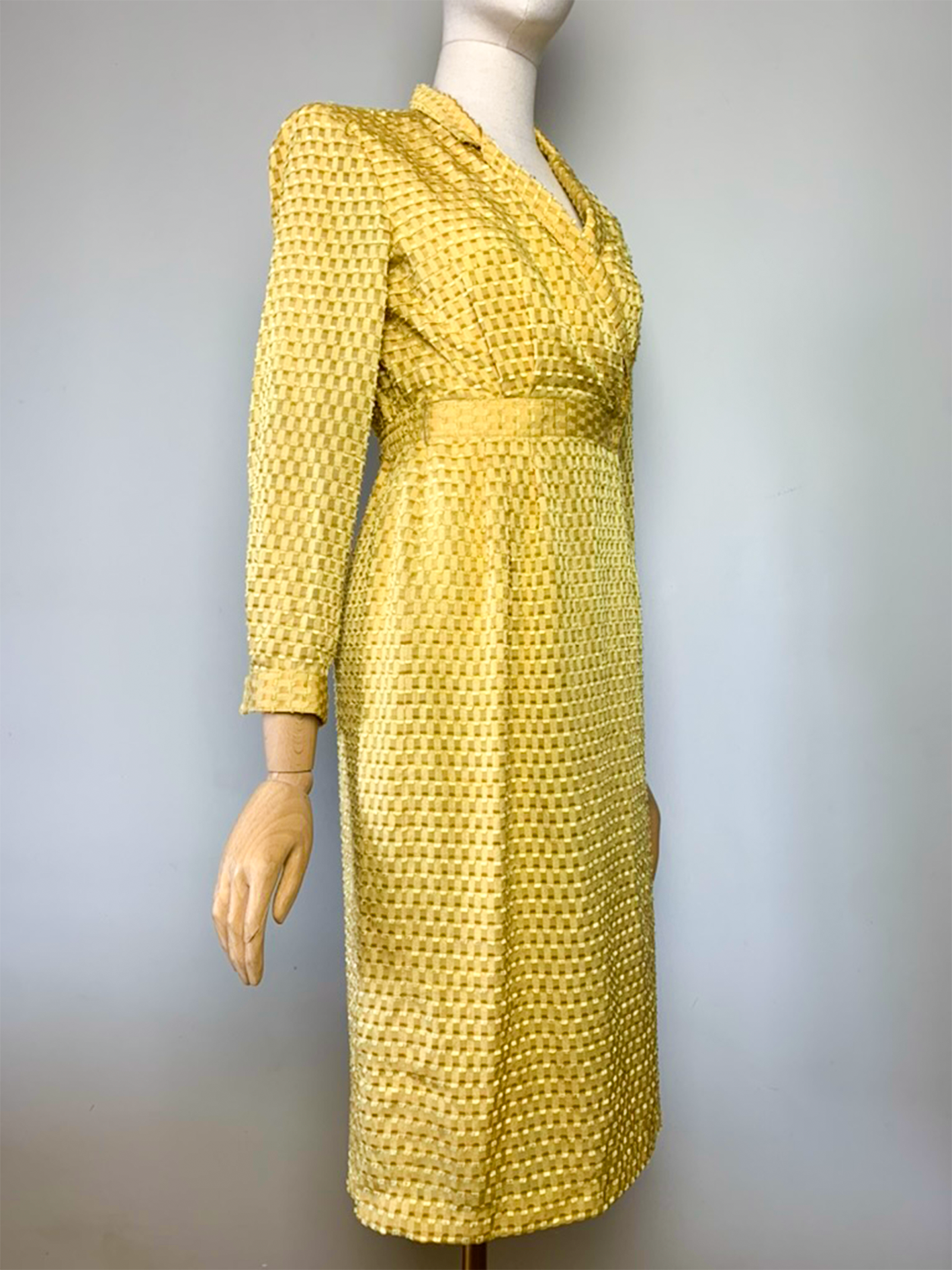 Robe glamour portefeuille jaune scintillante vintage