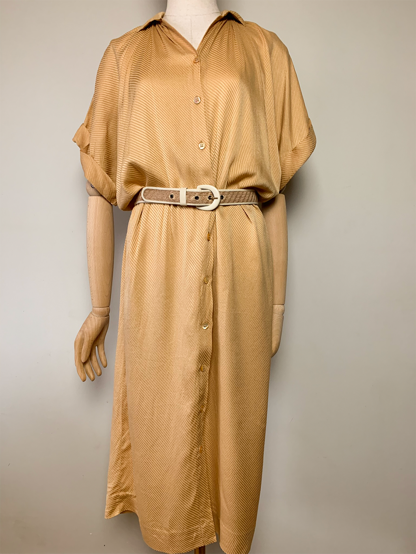 Robe midi fluide manches courtes jaune safran doré vintage Bercher
