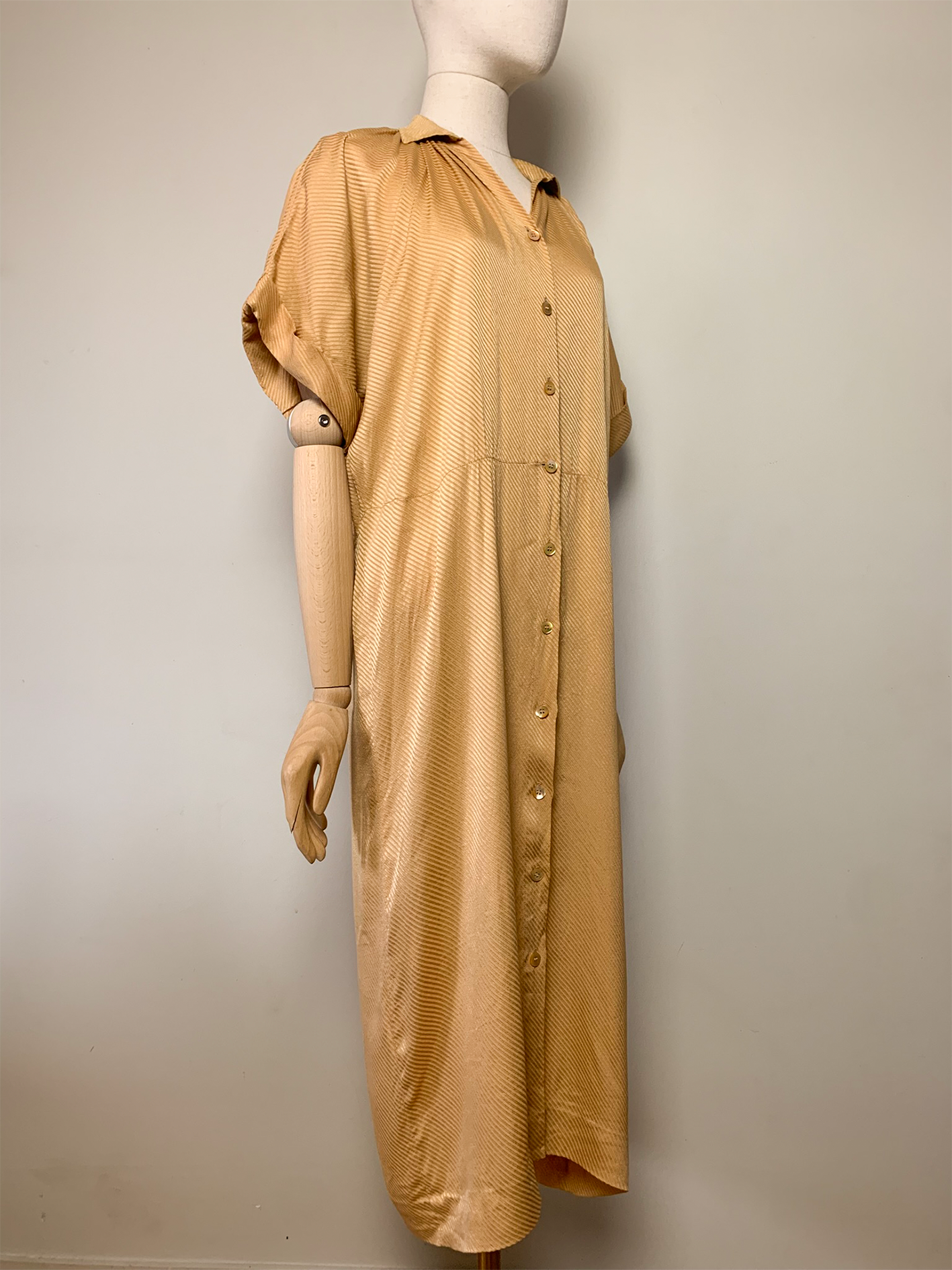 Robe midi fluide manches courtes jaune safran doré vintage Bercher