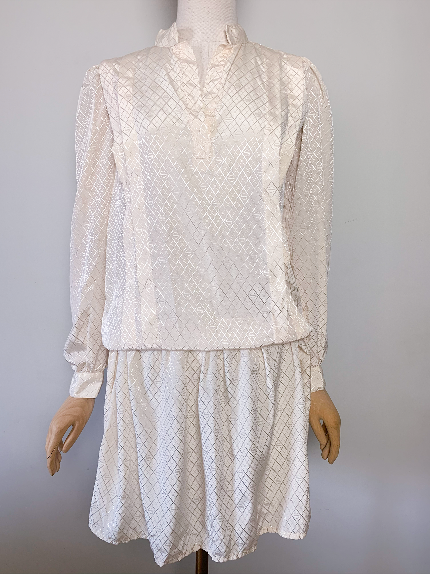 Robe fluide écru satinée vintage