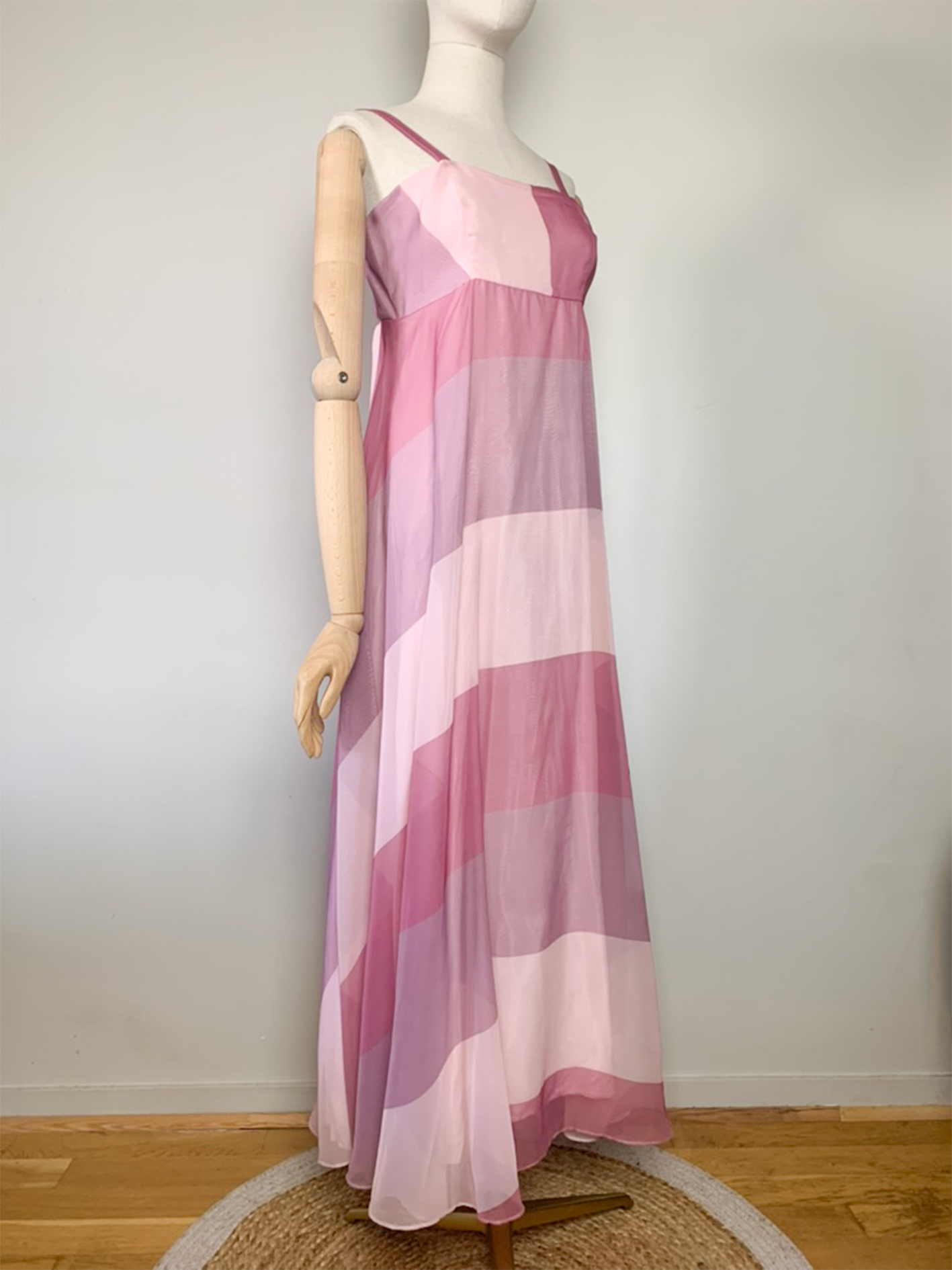 Robe longue en voile rayée rose lila vintage