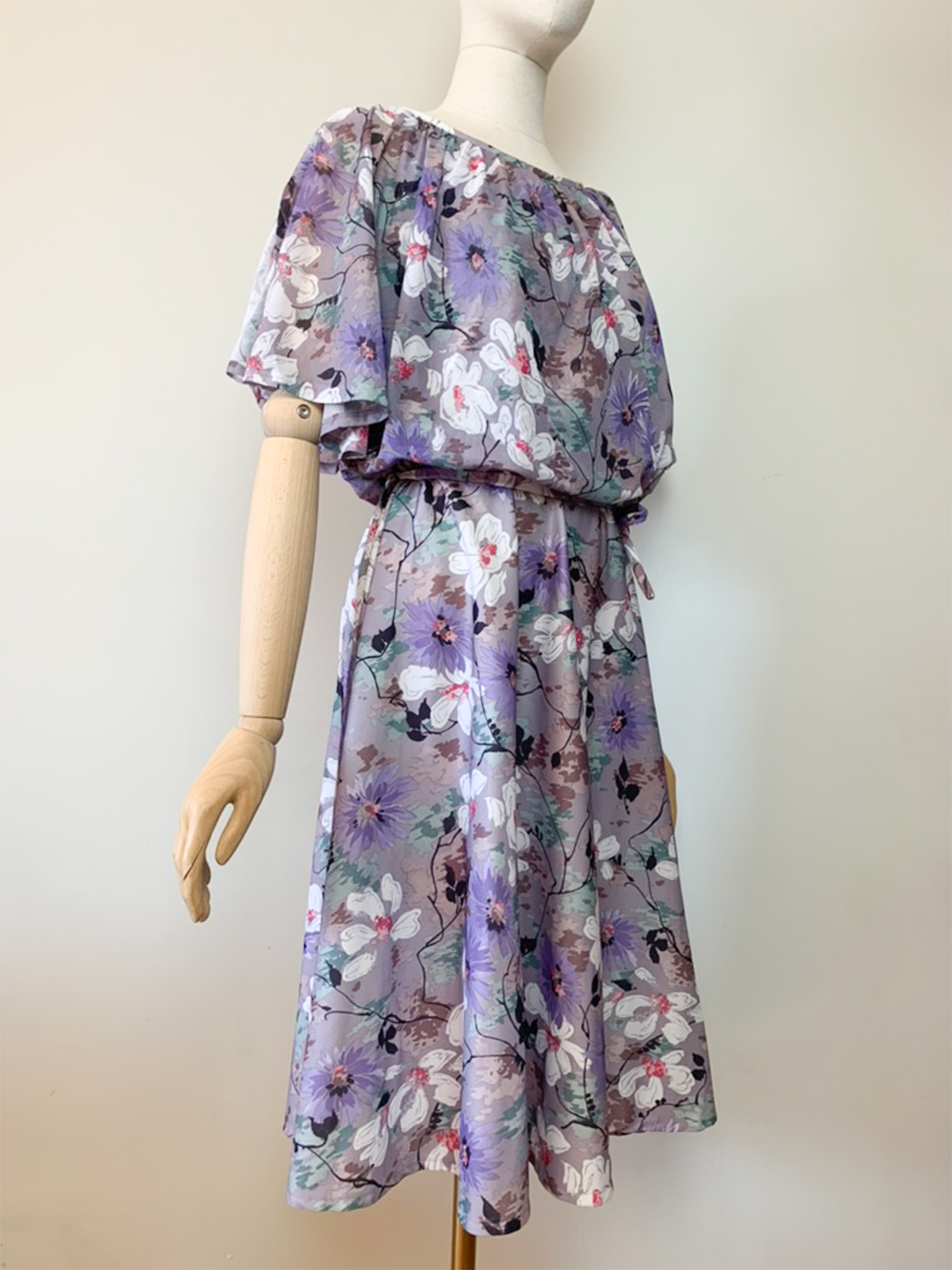 Robe fluide grise motifs fleurs vintage