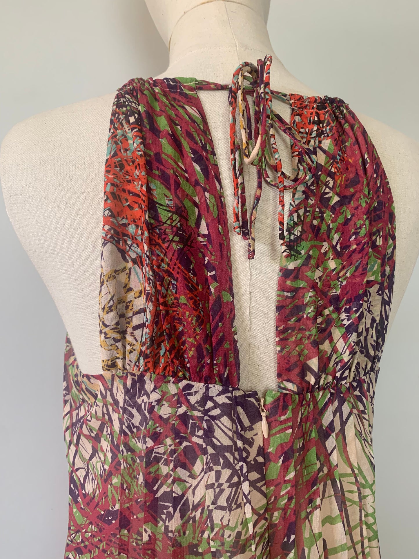 Robe en soie imprimée sans manches Les Petites…Collections
