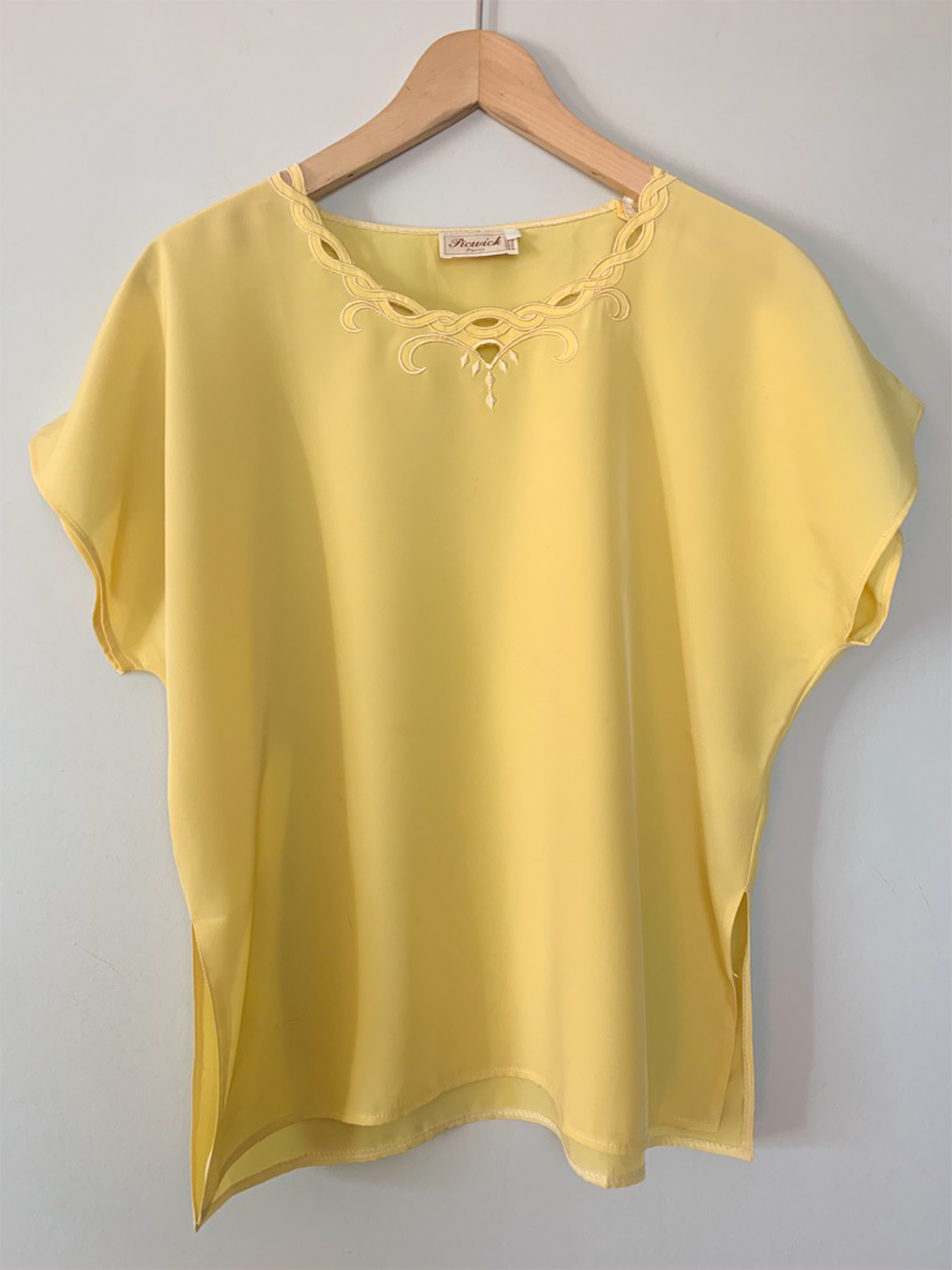 Blouse jaune manches courtes avec détails brodés vintage Picwick