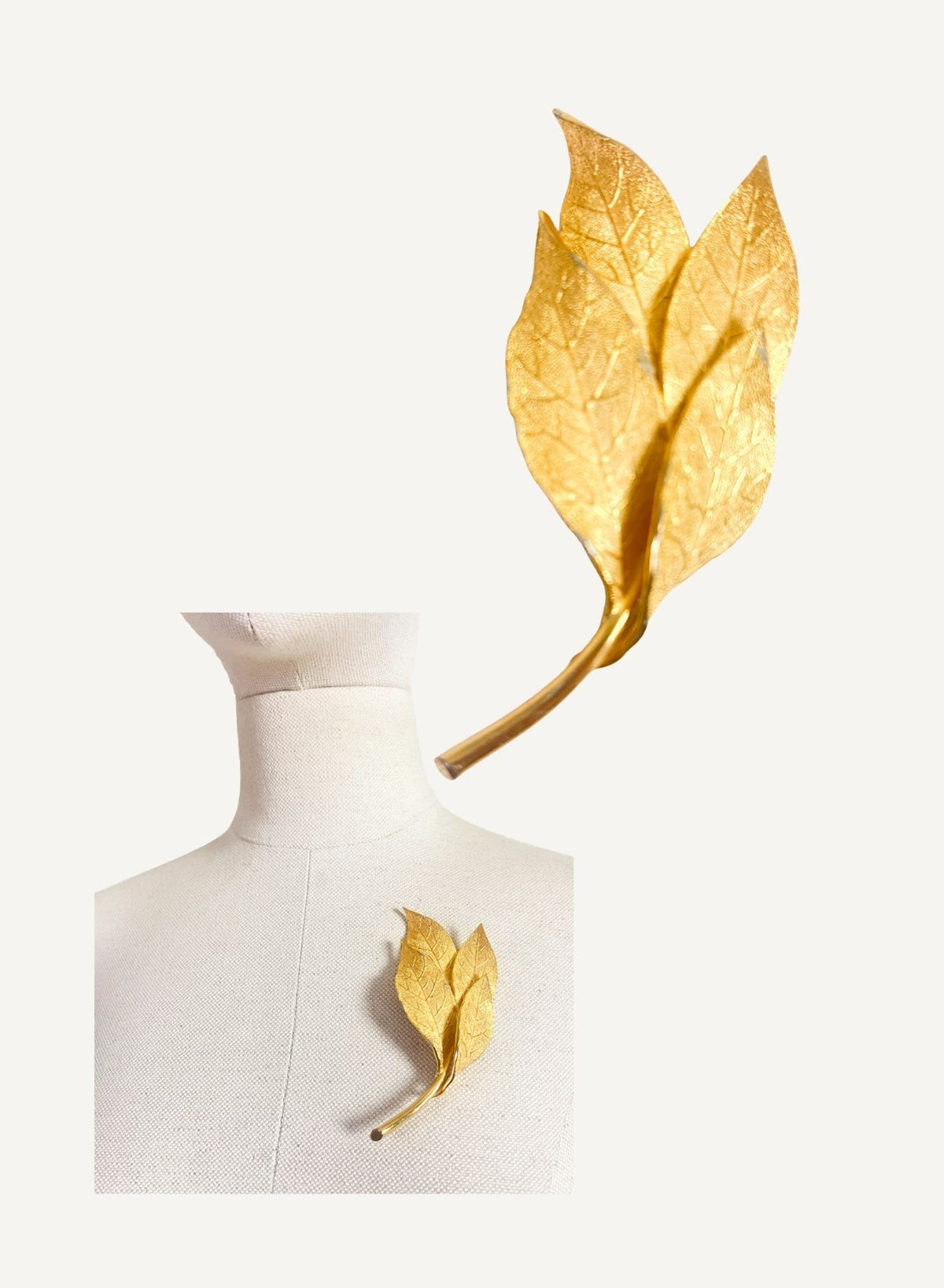 Grande broche vintage 60s 70s Rameau de feuilles de laurier — Métal doré texturé — 10 cm