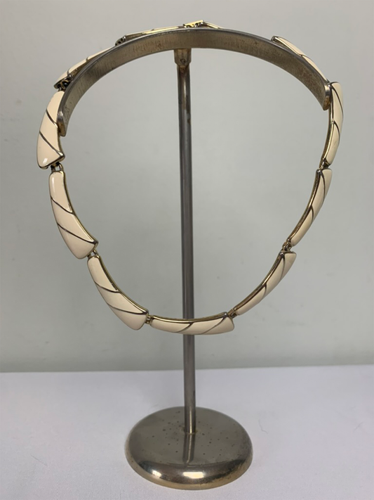 Collier émaillé crème et doré vintage