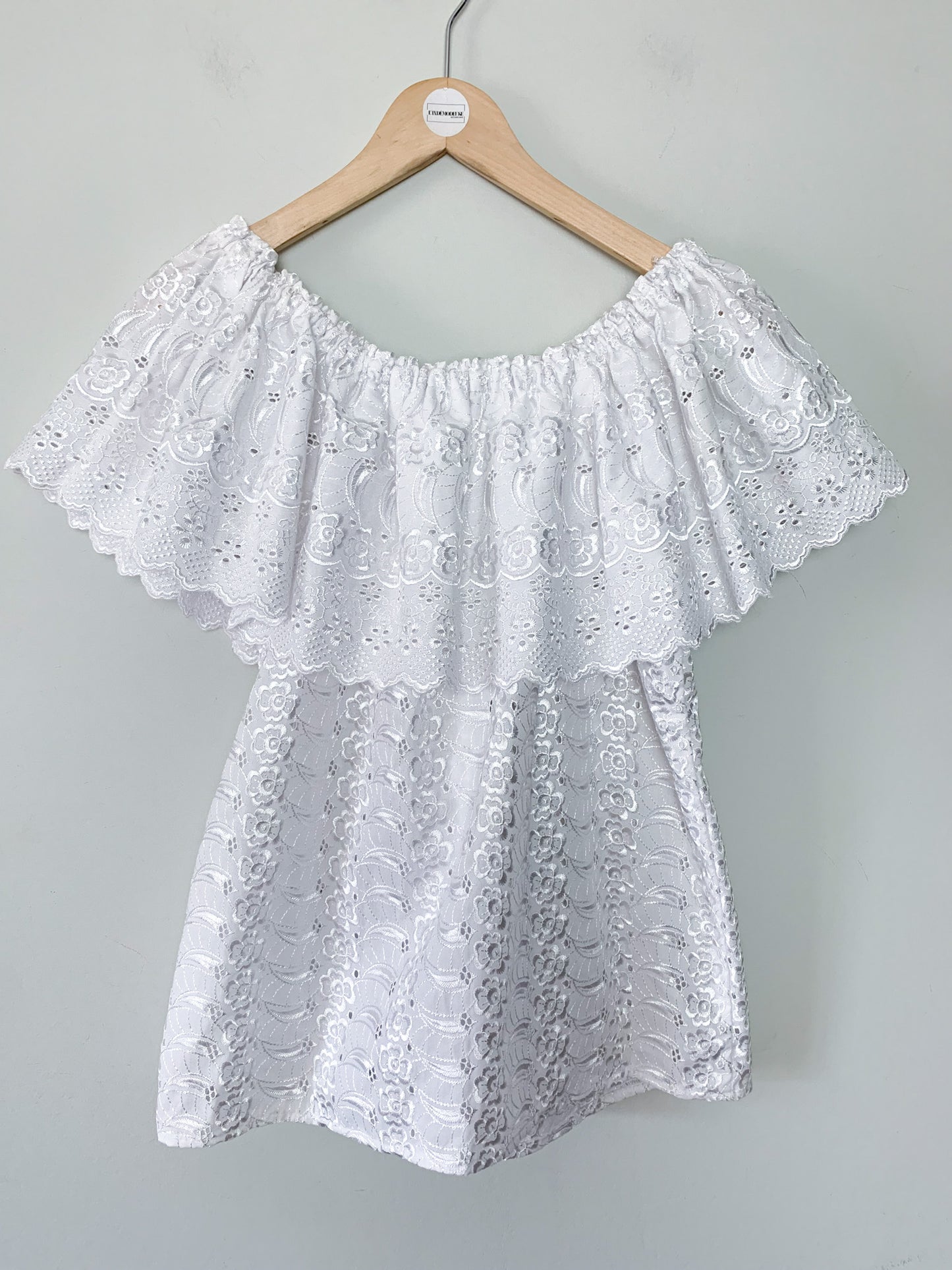 Blouse Vintage Années 70 80 – Épaules dénudées Broderies Anglaises & Volants - Blanche - T. 36/38
