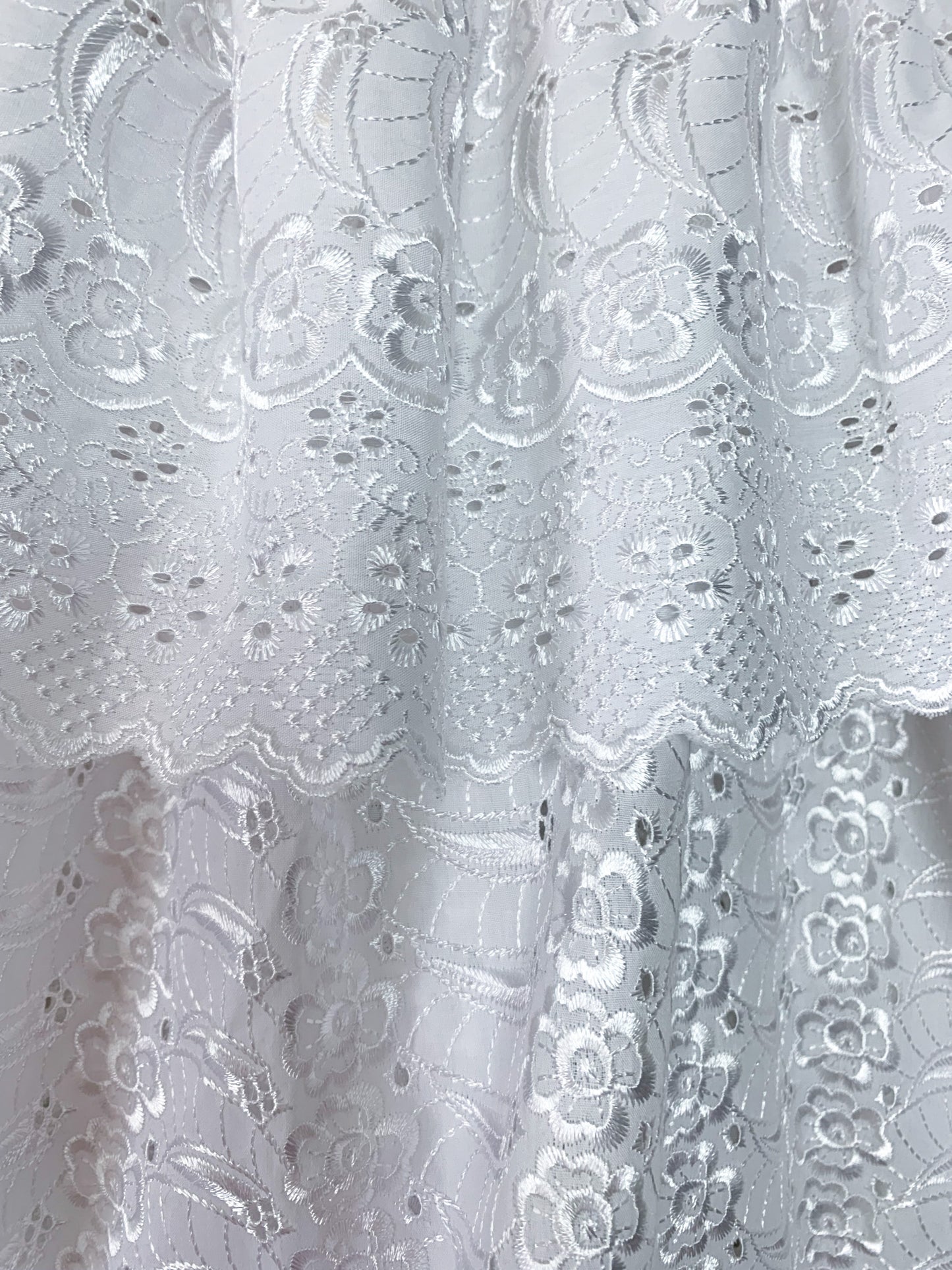 Blouse Vintage Années 70 80 – Épaules dénudées Broderies Anglaises & Volants - Blanche - T. 36/38